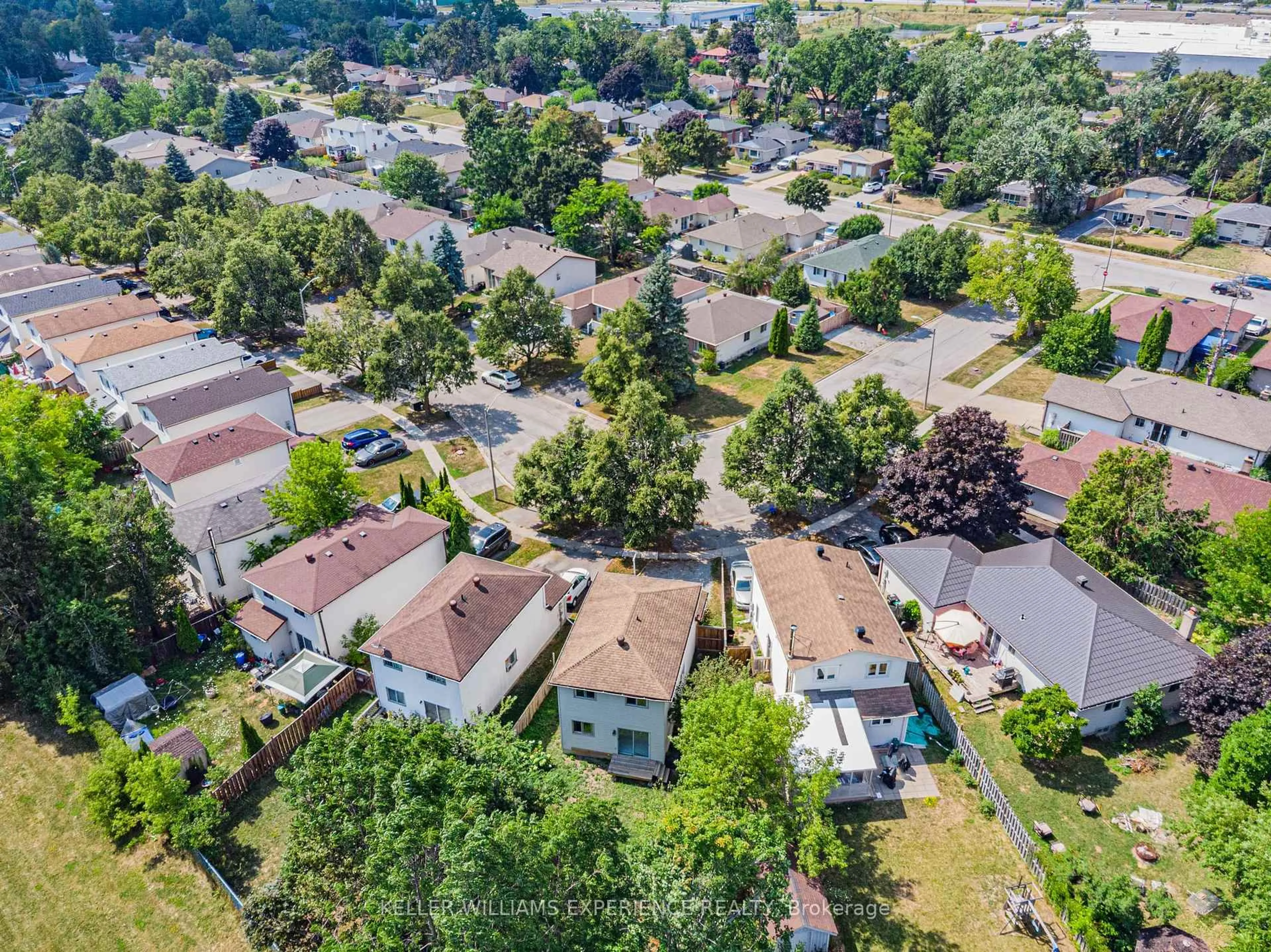 A pic from outside/outdoor area/front of a property/back of a property/a pic from drone, street for 49 Laurie Cres, Barrie Ontario L4M 6C7