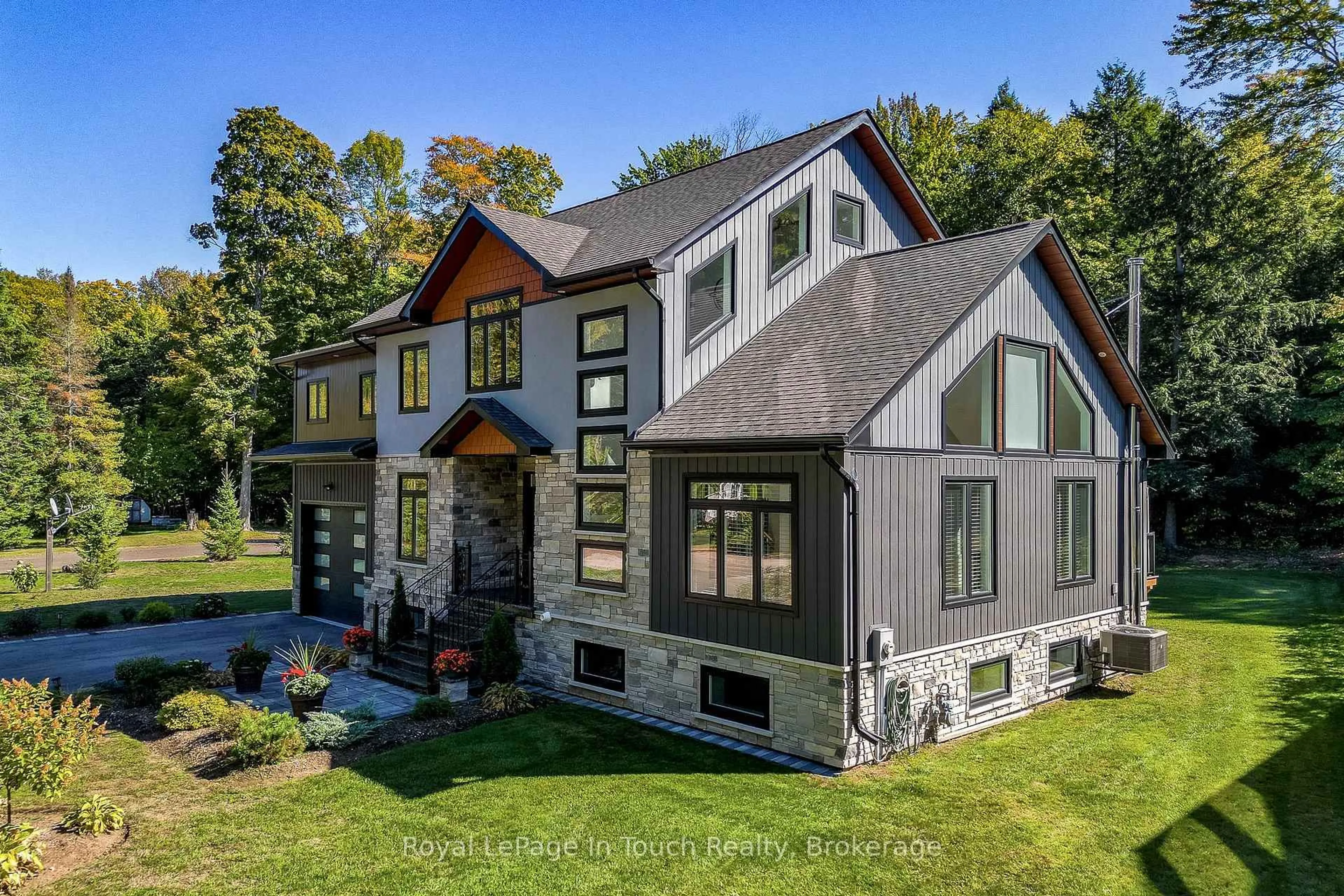 Home with vinyl exterior material, mountain view for 9 Belcourt Cres, Tiny Ontario L9M 0M7
