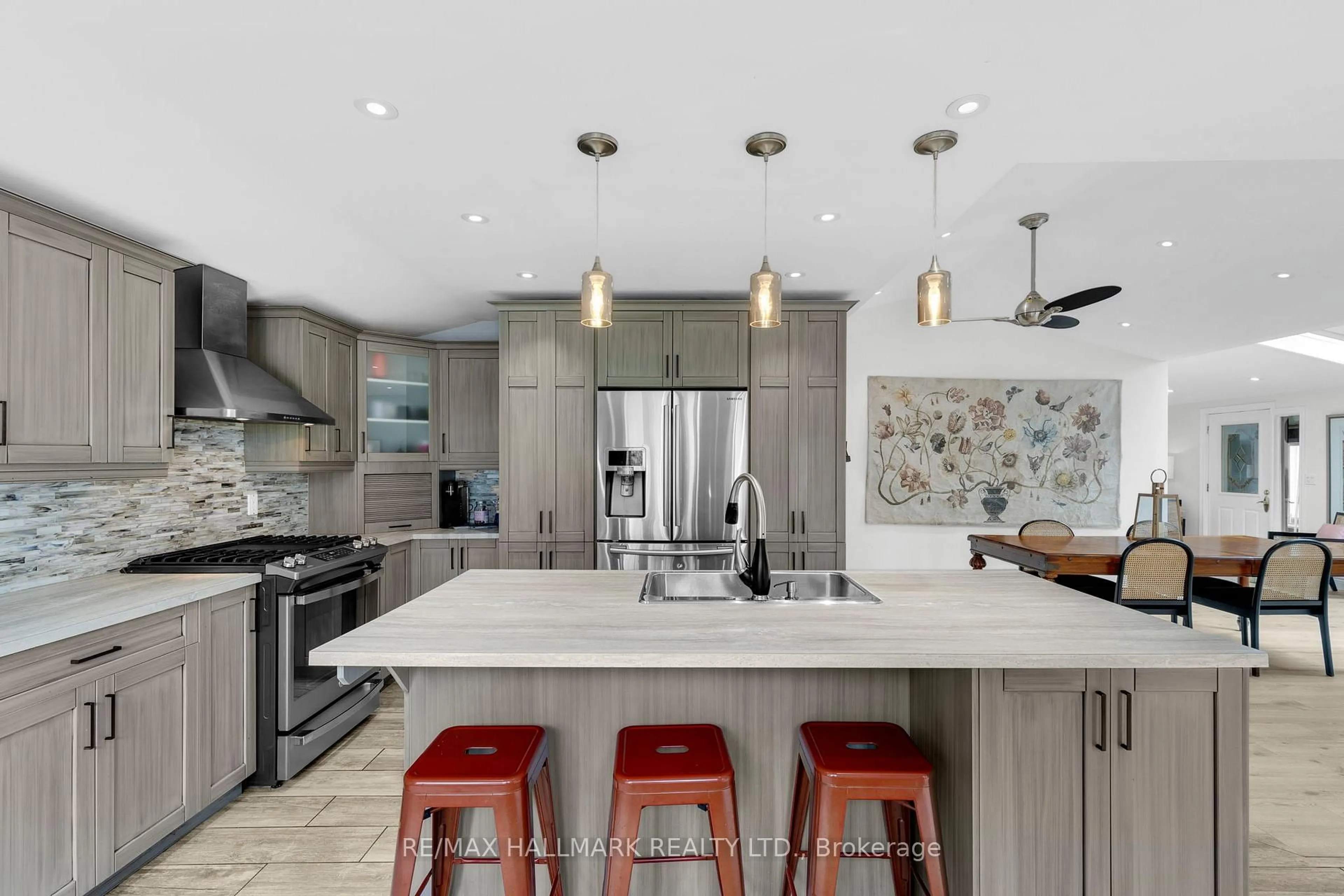 Contemporary kitchen, ceramic/tile floor for 95 Lake Ave, Ramara Ontario L0K 1B0