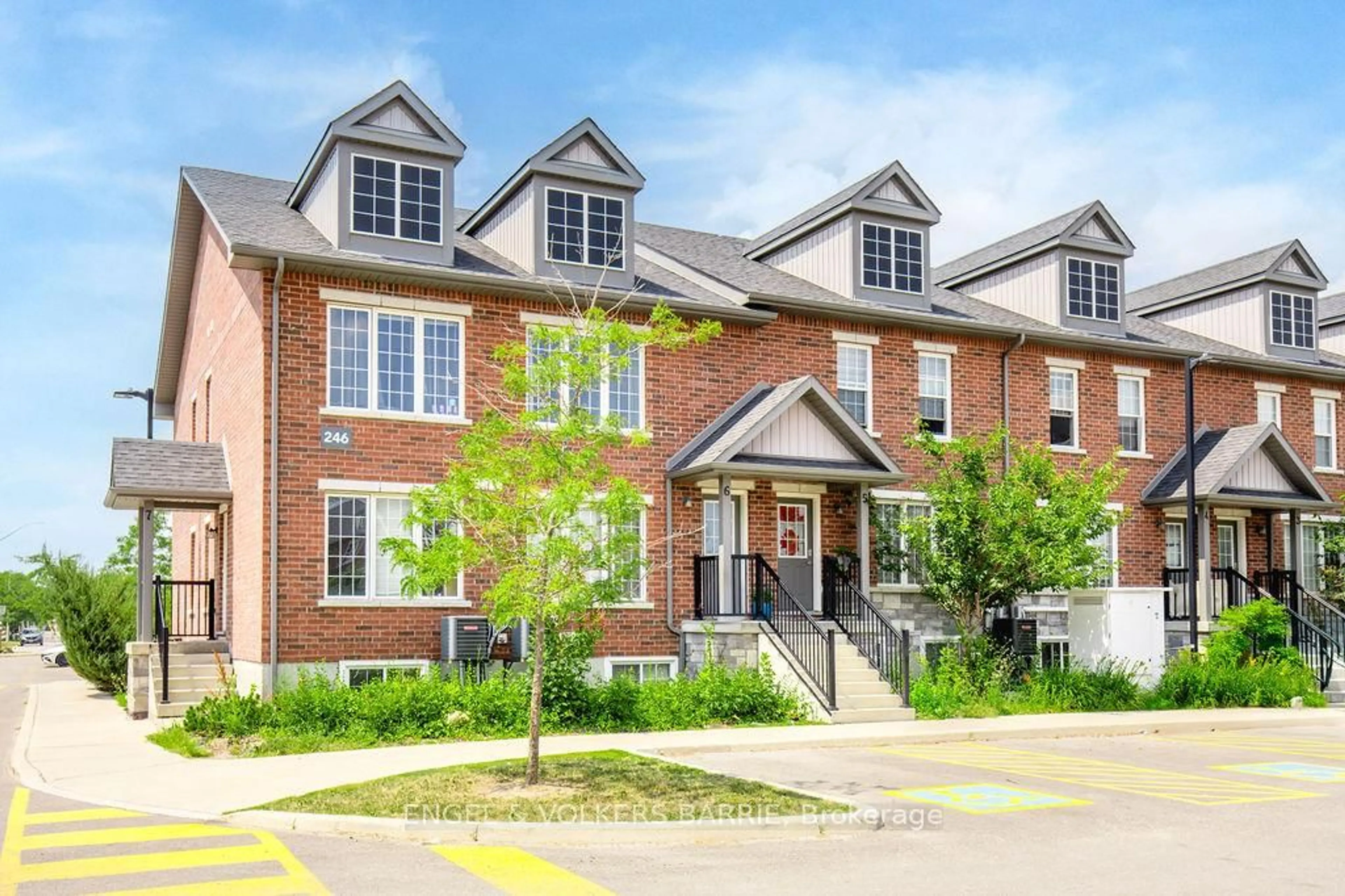 Home with brick exterior material, street for 246 Penetanguishene Rd #6, Barrie Ontario L4M 7C2
