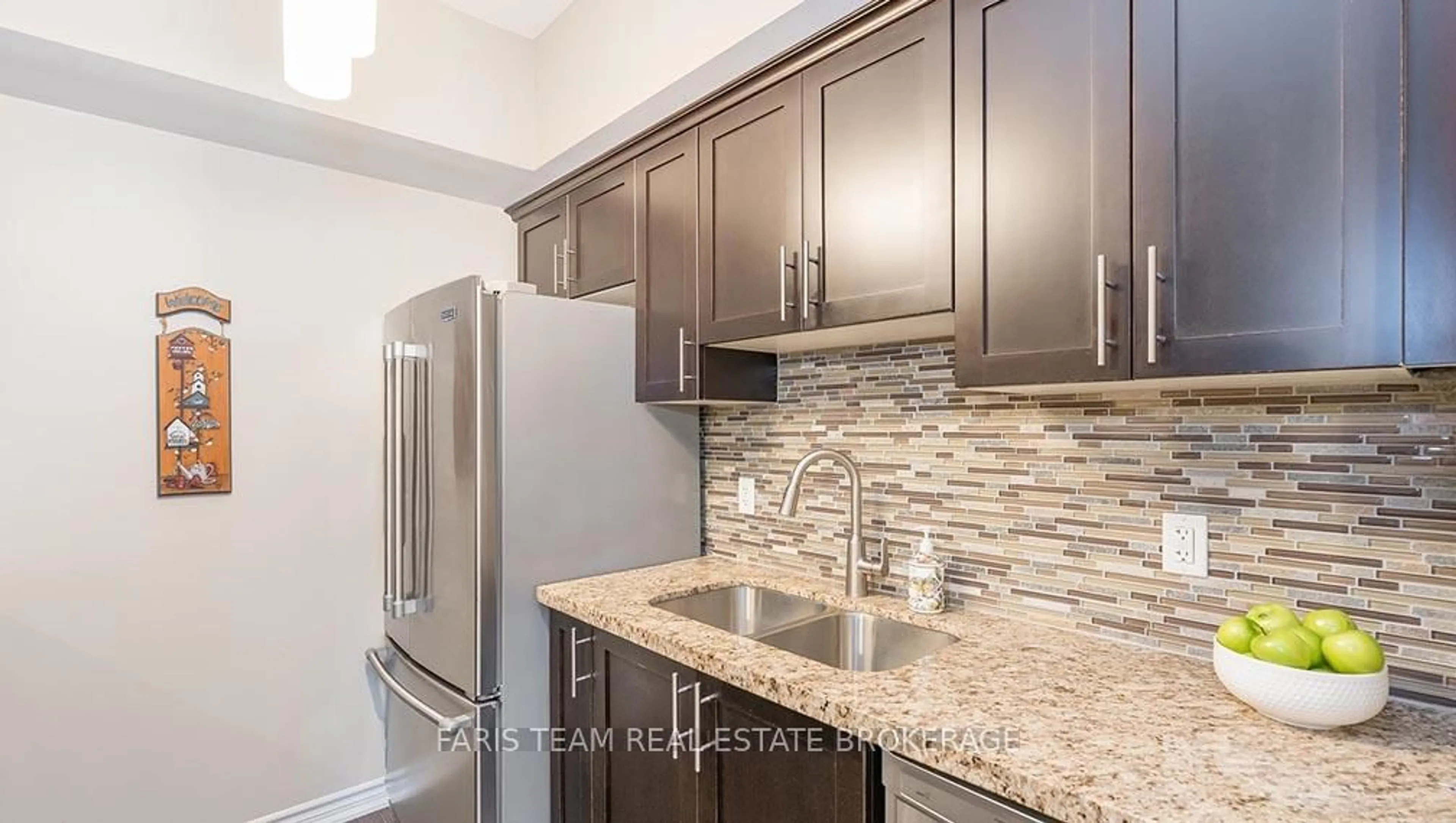 Standard kitchen, ceramic/tile floor for 40 Ferndale Dr #210, Barrie Ontario L4N 2L3