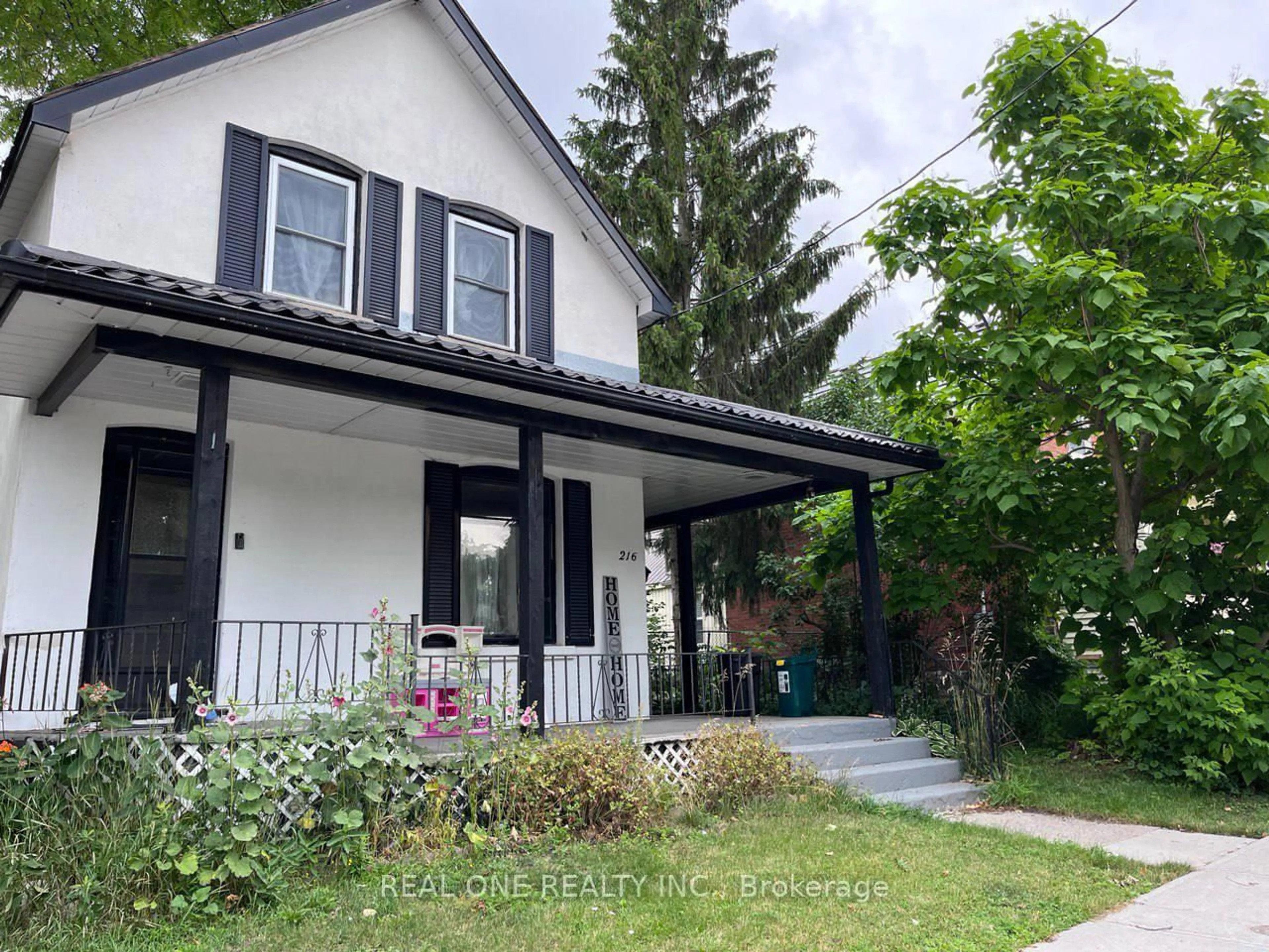 Home with vinyl exterior material, street for 216 John St, Orillia Ontario L3V 3H7