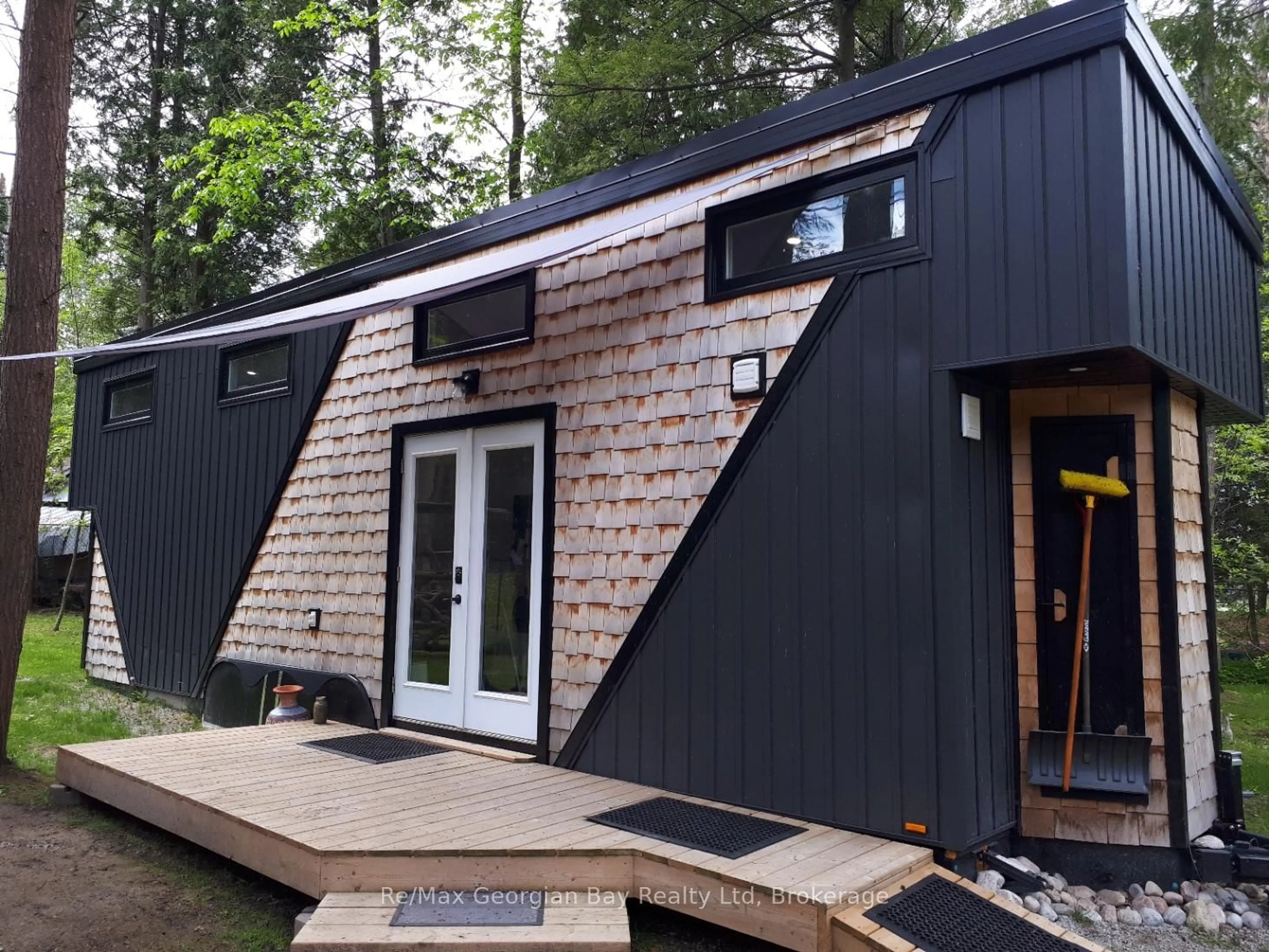 Home with vinyl exterior material, unknown for 91.5 KING Rd, Tay Ontario L0K 2C0
