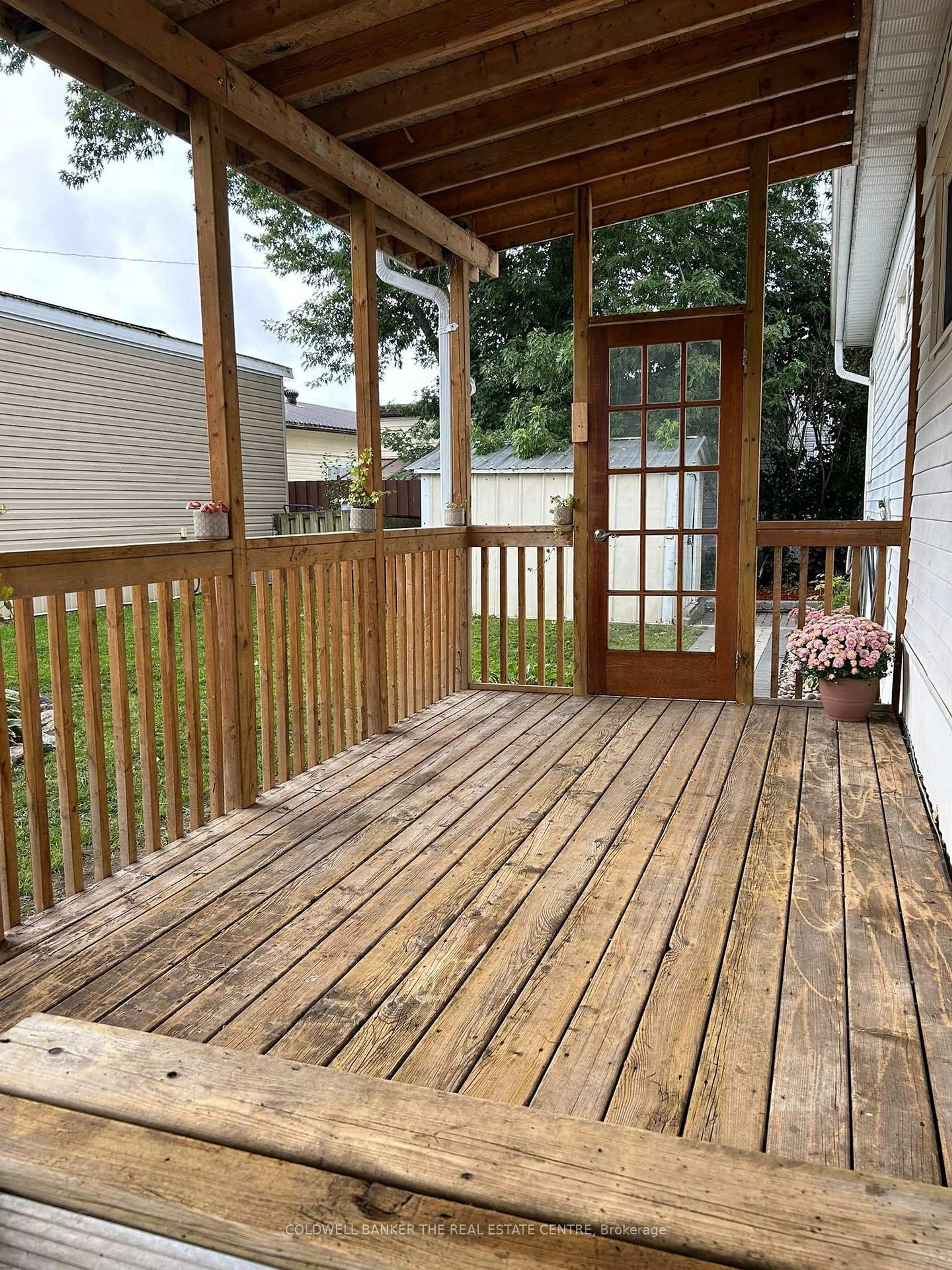 Patio, street for 4126 Elaine St, Severn Ontario L3V 0V1