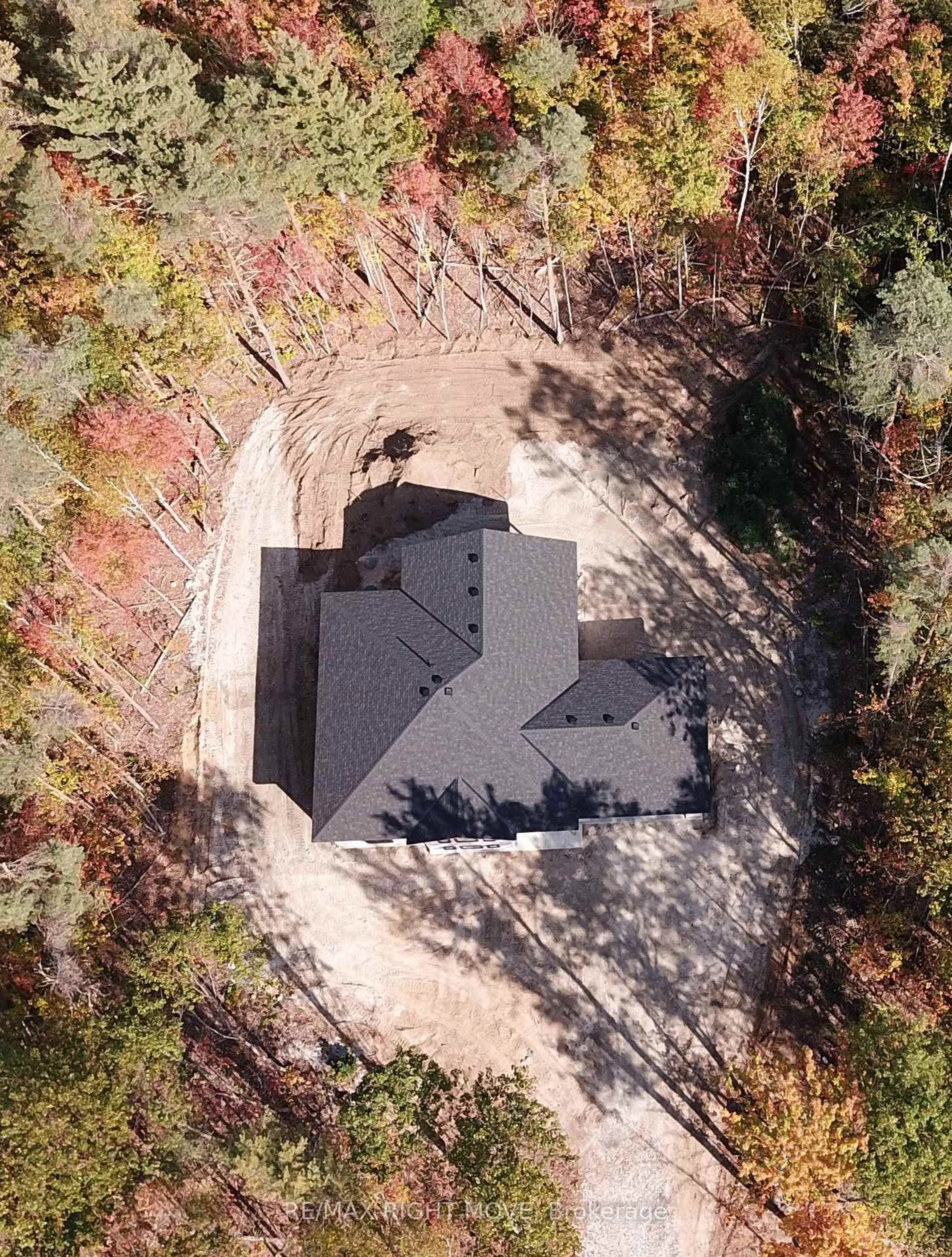 A pic from outside/outdoor area/front of a property/back of a property/a pic from drone, building for 5791 Richwood Pl, Ramara Ontario L0K 1W0