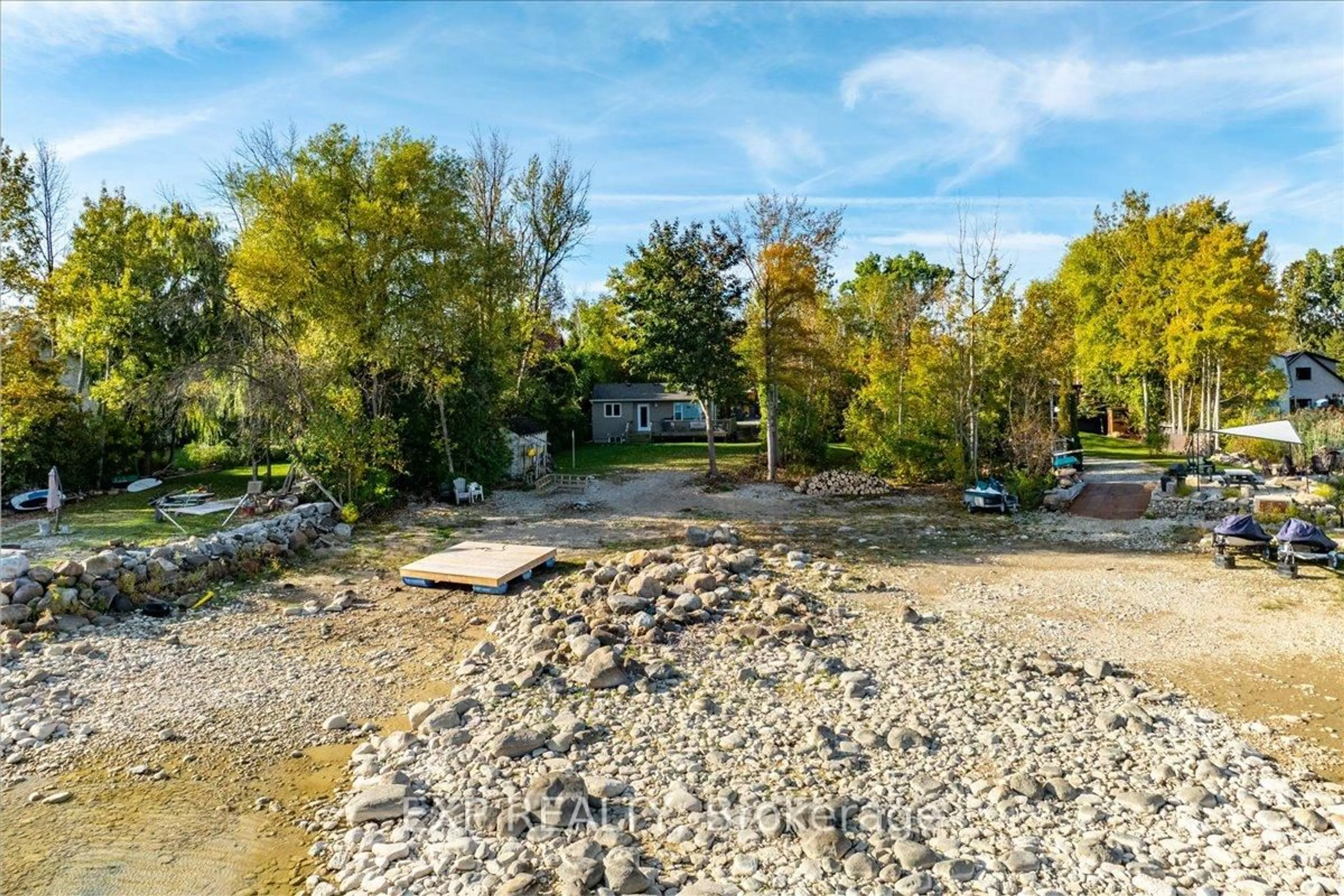 A pic from outside/outdoor area/front of a property/back of a property/a pic from drone, water/lake/river/ocean view for 41 Glen Rd, Collingwood Ontario L9Y 0X2