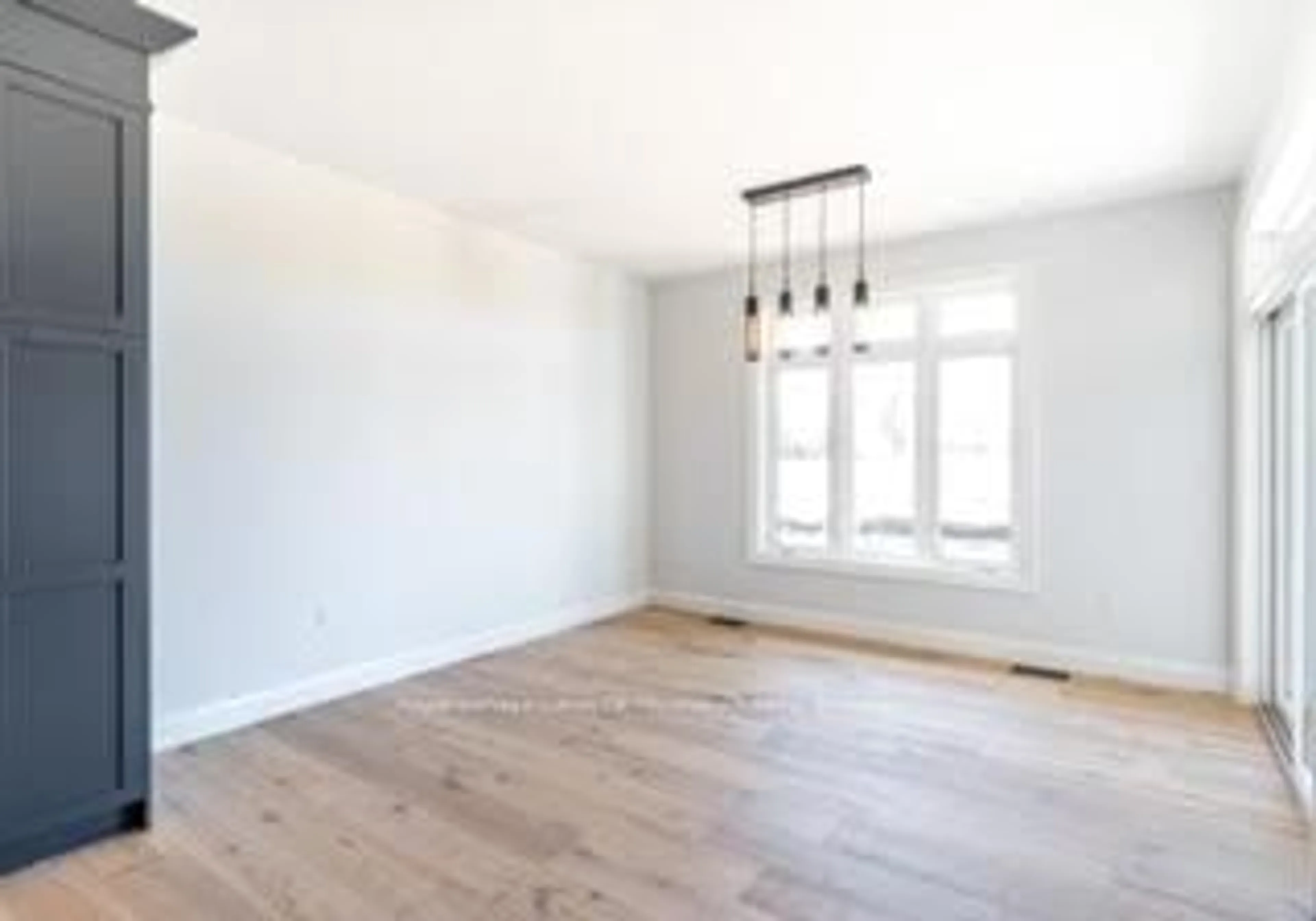 A pic of a room for 21 Henry Ball Crt, Oro-Medonte Ontario L0K 2G1