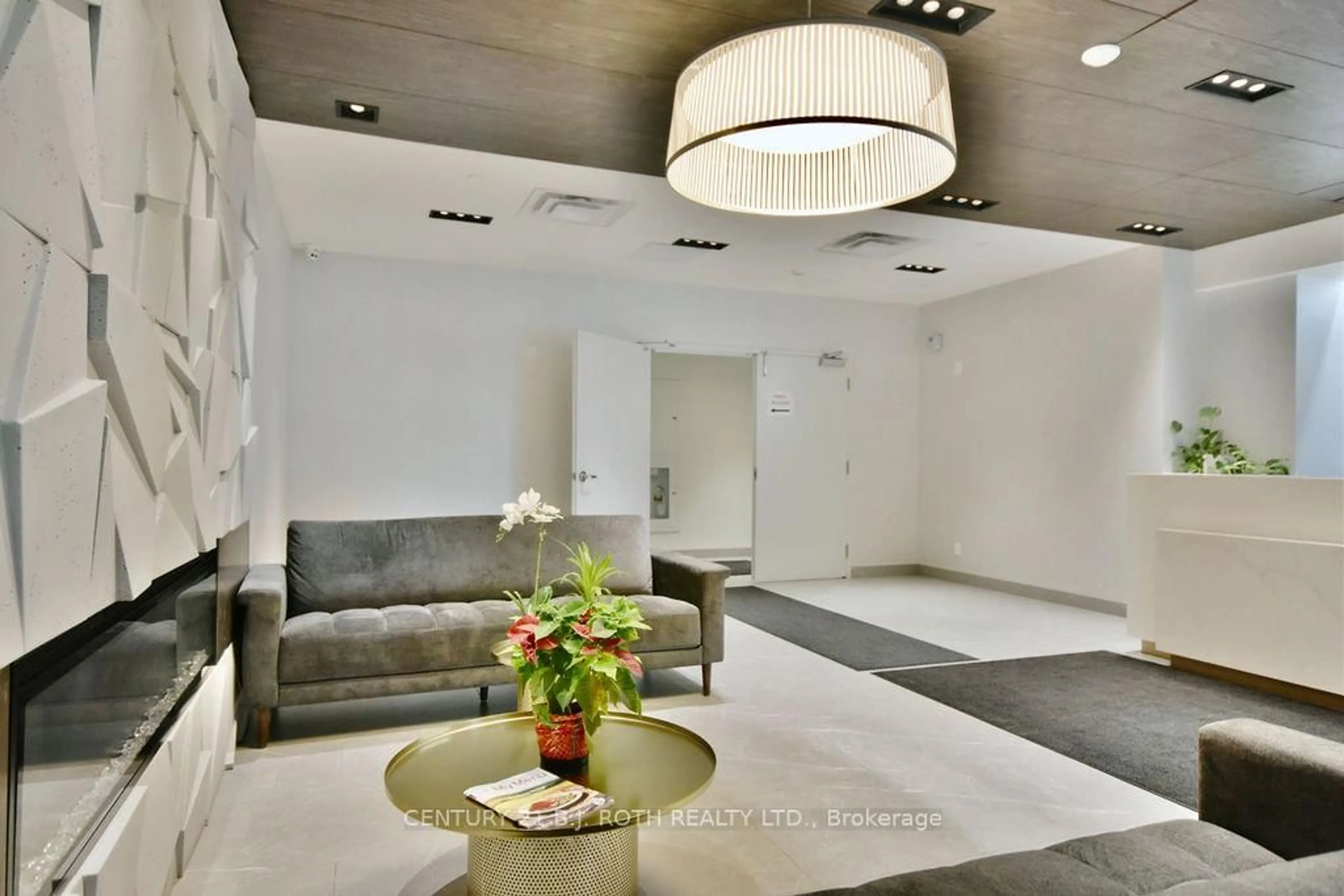 Lobby for 58 Lakeside Terr #818, Barrie Ontario L4M 0L5
