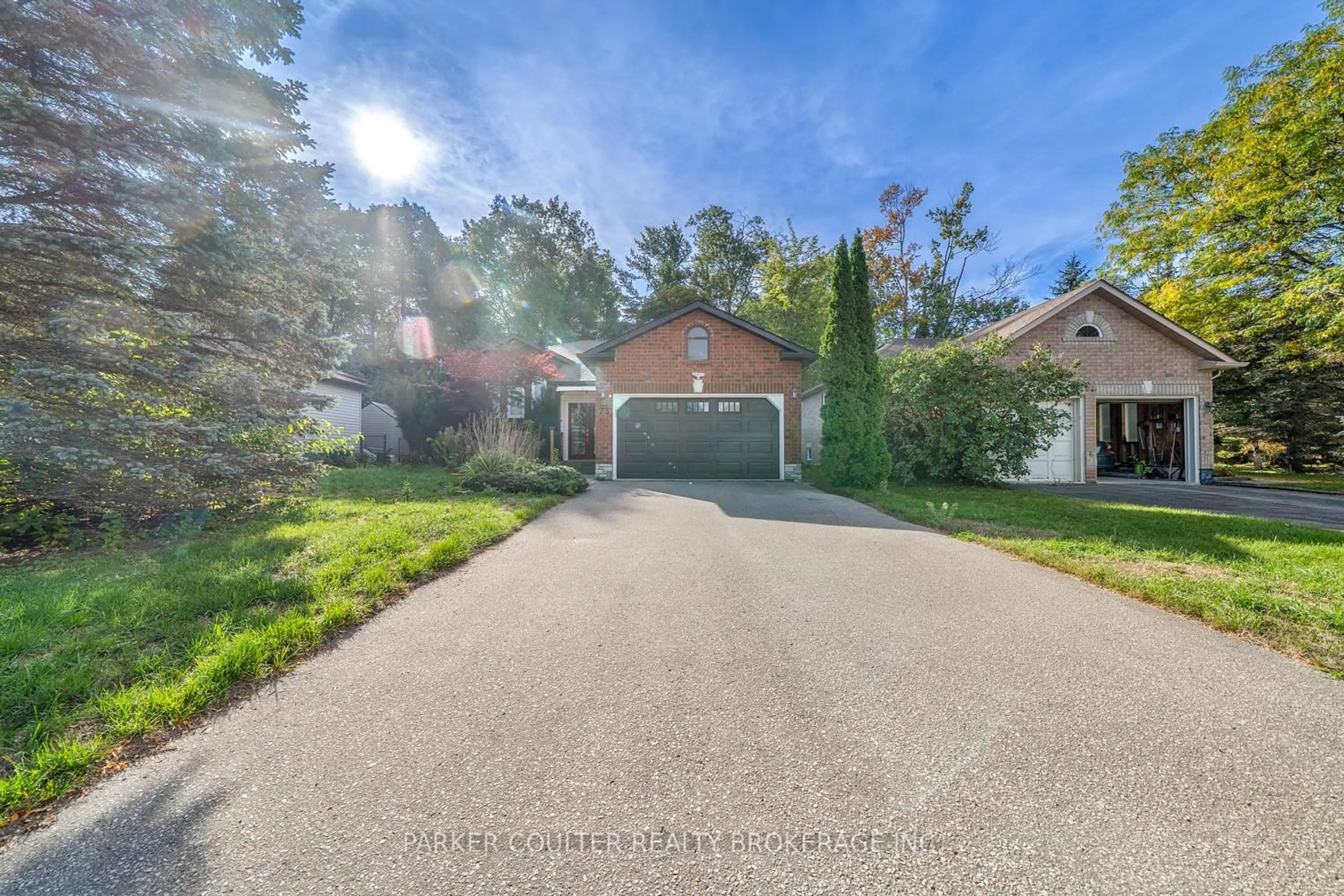 A pic from outside/outdoor area/front of a property/back of a property/a pic from drone, street for 73 Timberland Cres, Wasaga Beach Ontario L9Z 1G9