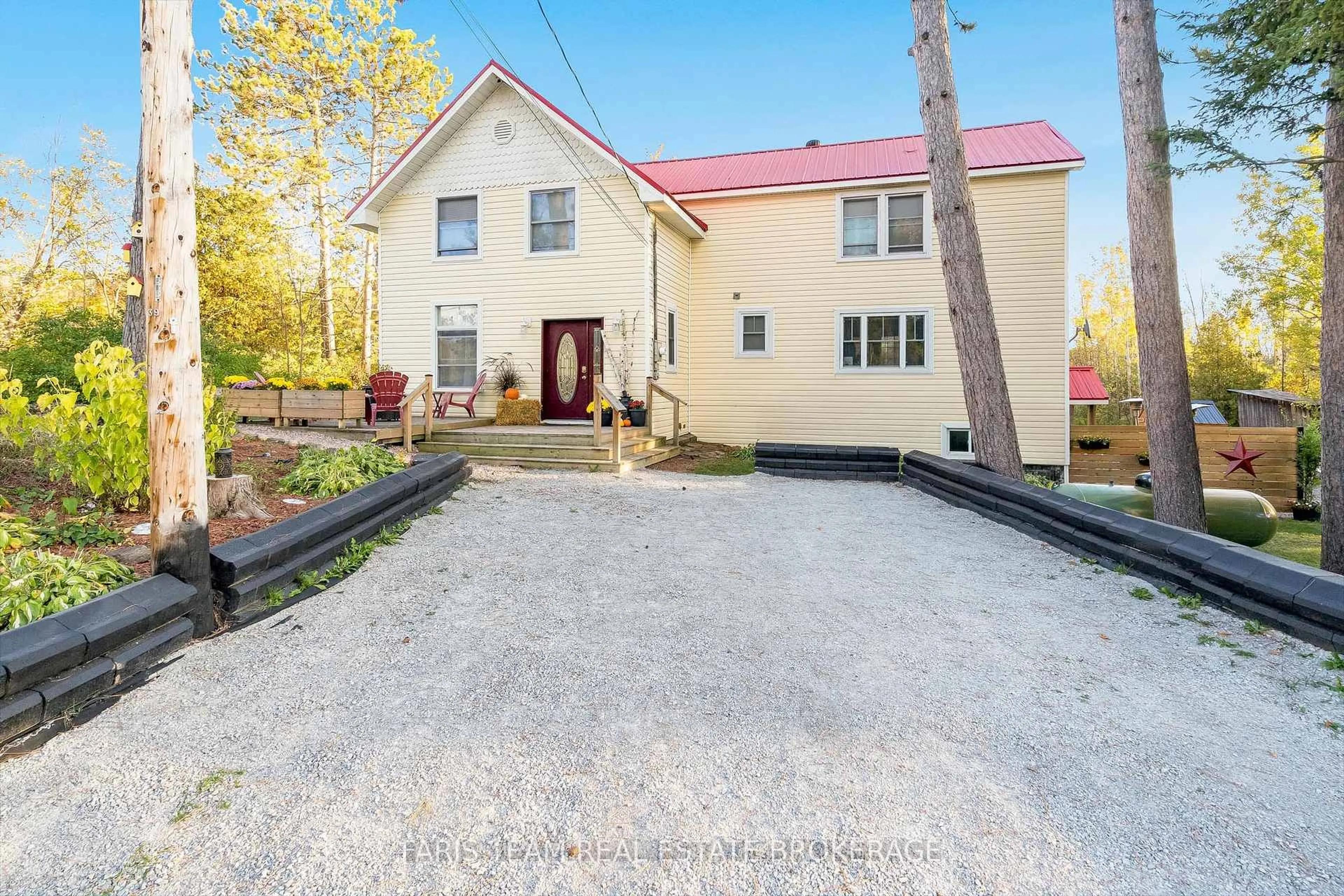 A pic from outside/outdoor area/front of a property/back of a property/a pic from drone, street for 2917 Fairgrounds Rd, Ramara Ontario L0K 2B0