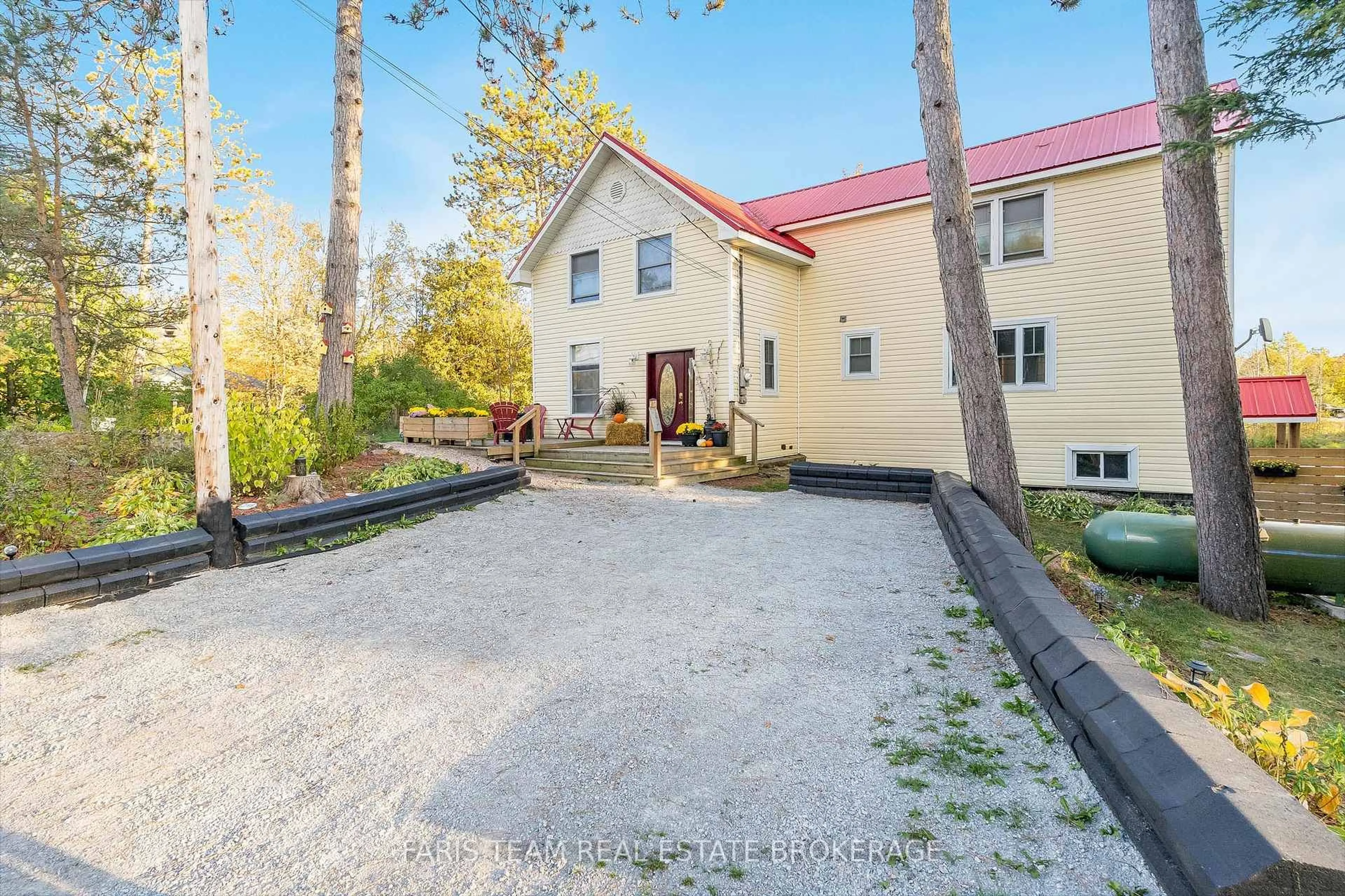 A pic from outside/outdoor area/front of a property/back of a property/a pic from drone, street for 2917 Fairgrounds Rd, Ramara Ontario L0K 2B0