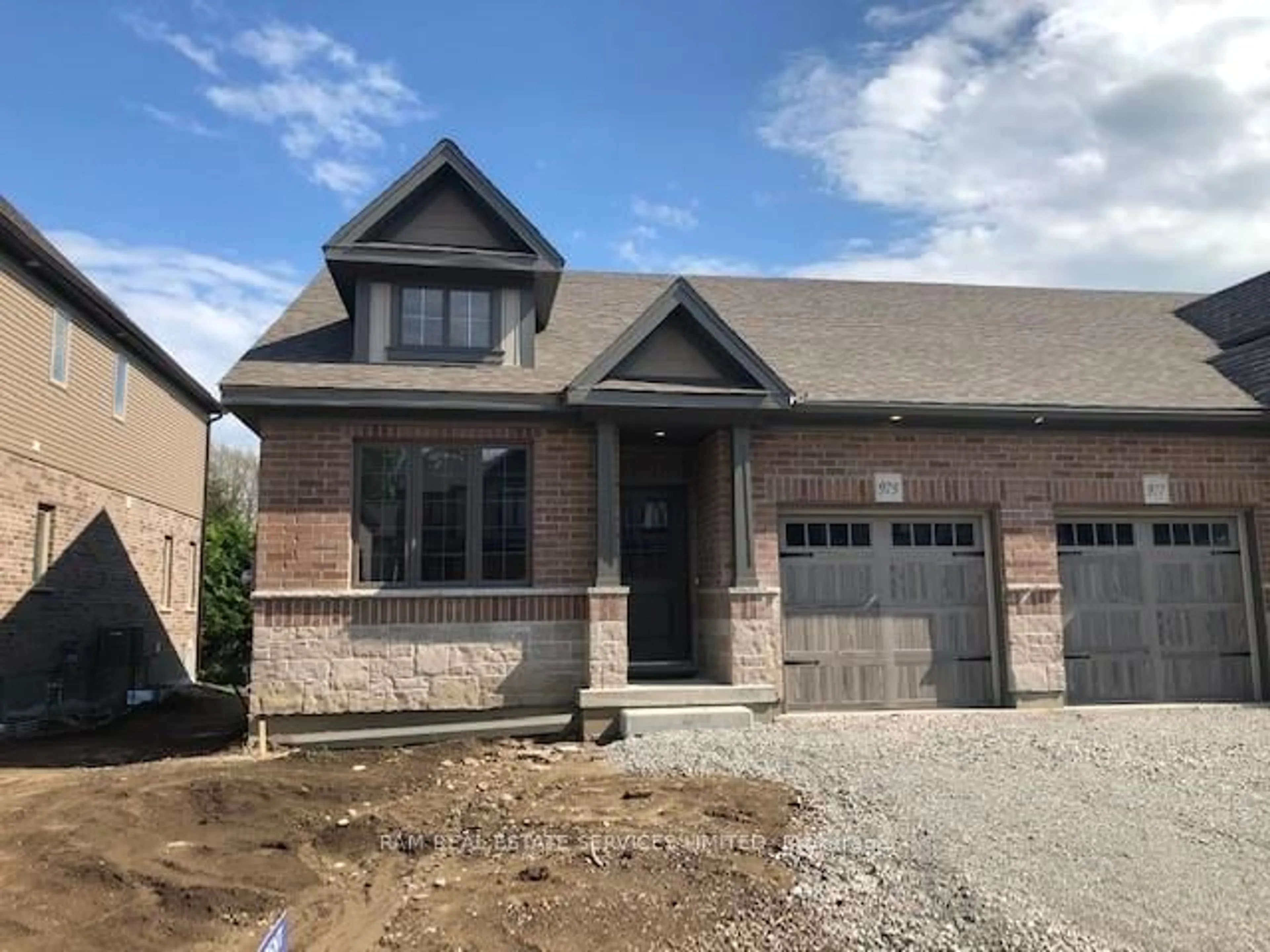 Home with brick exterior material, street for 975 wright Dr, Midland Ontario L4R 0E4