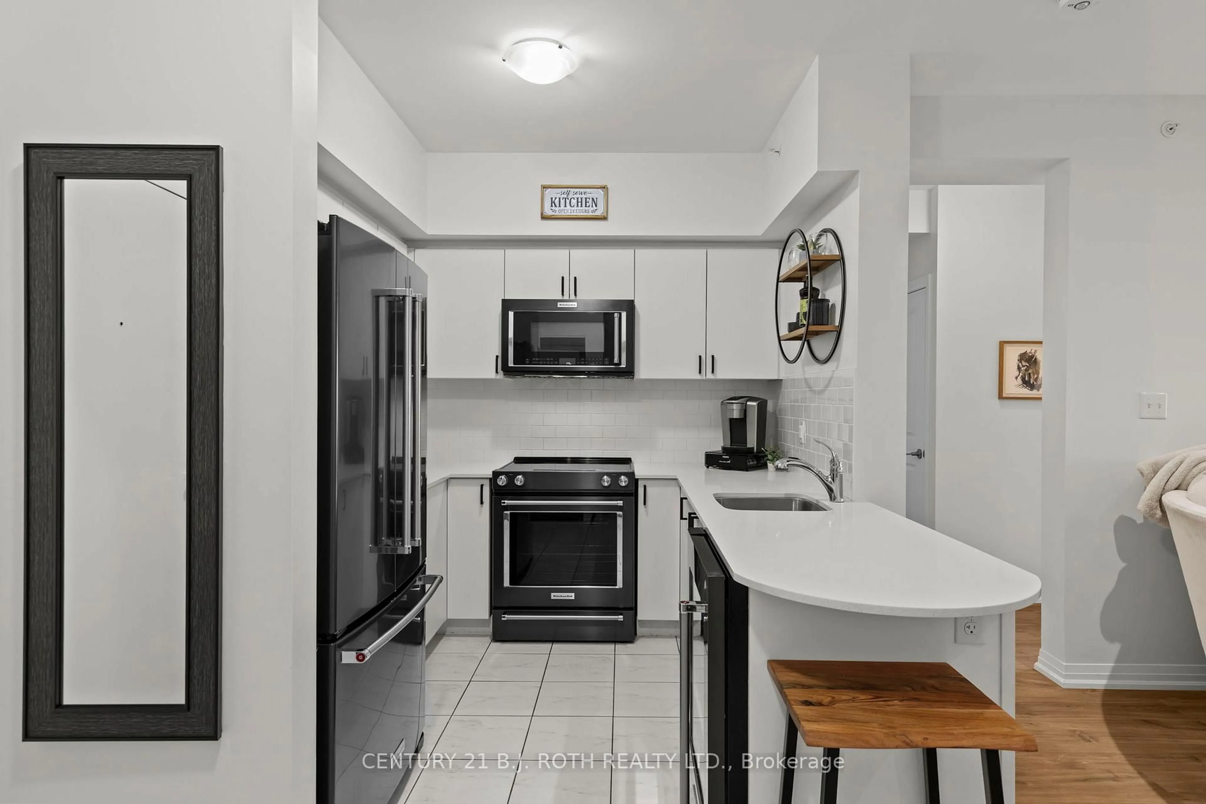 Standard kitchen, unknown for 300 ESSA Rd #204, Barrie Ontario L9J 0B9