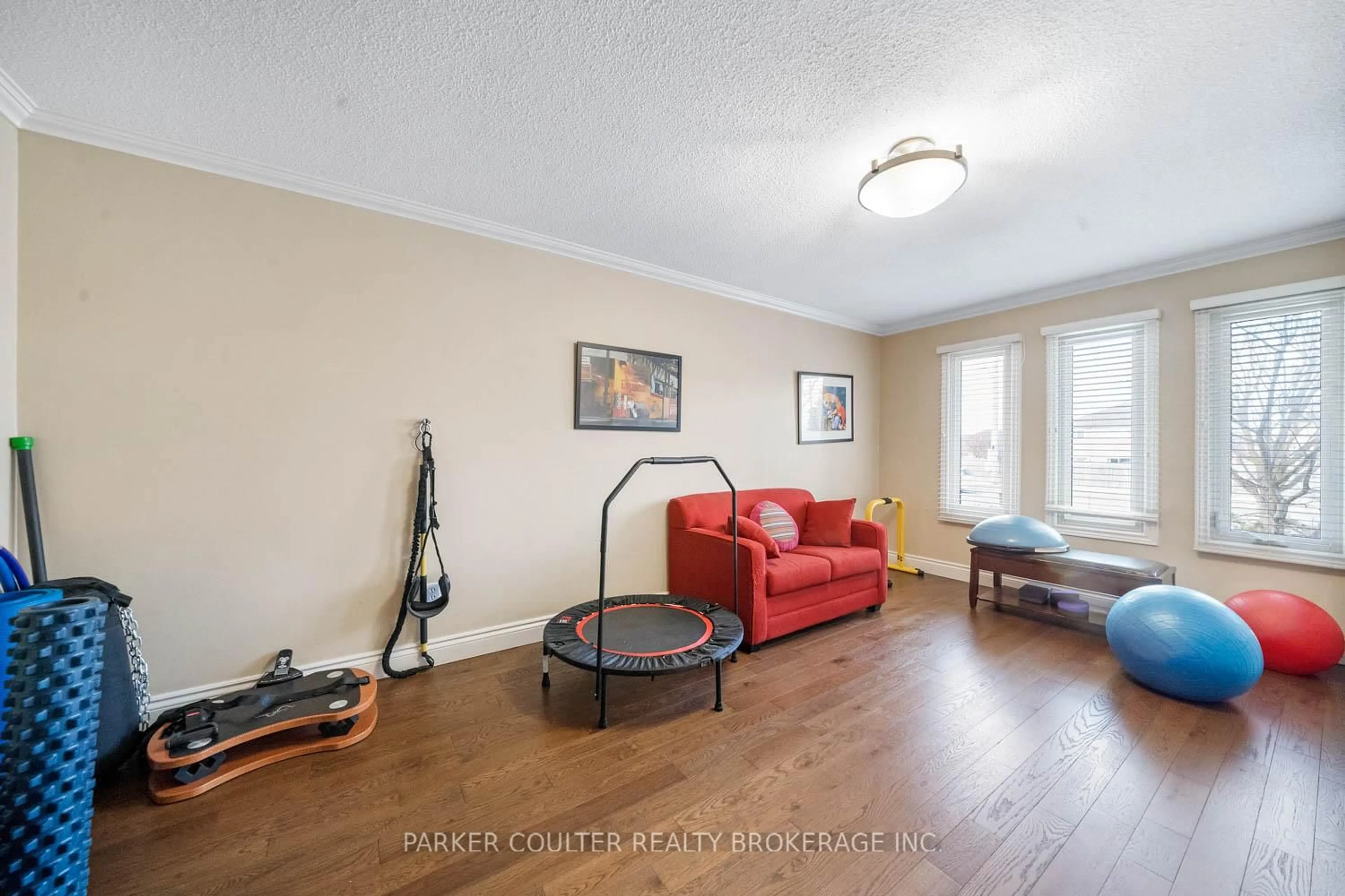 Living room with furniture, unknown for 456 St Vincent St, Barrie Ontario L4M 6T5
