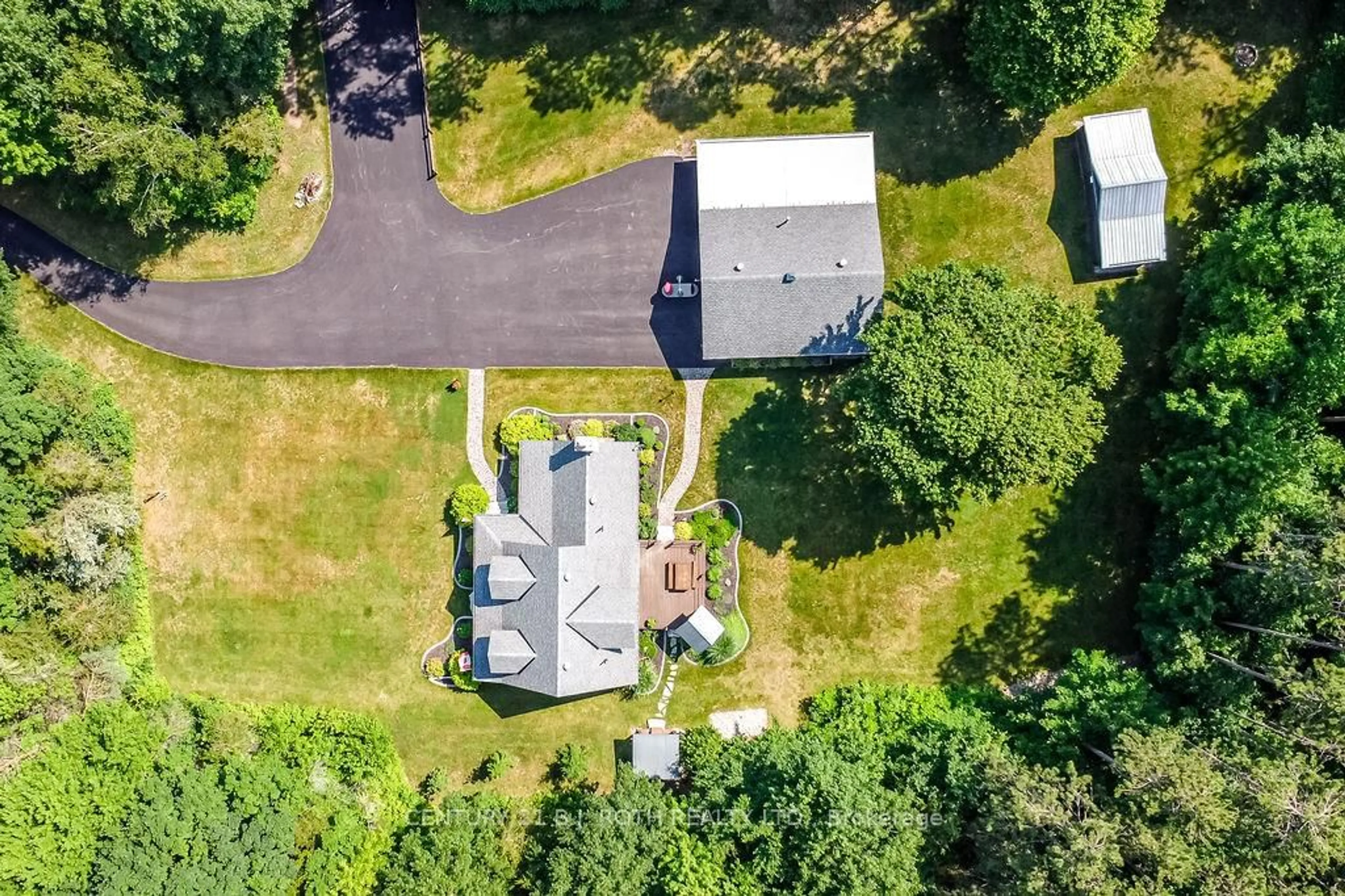 A pic from outside/outdoor area/front of a property/back of a property/a pic from drone, unknown for 2357 SOUTH ORR LAKE Rd, Springwater Ontario L0L 1P0