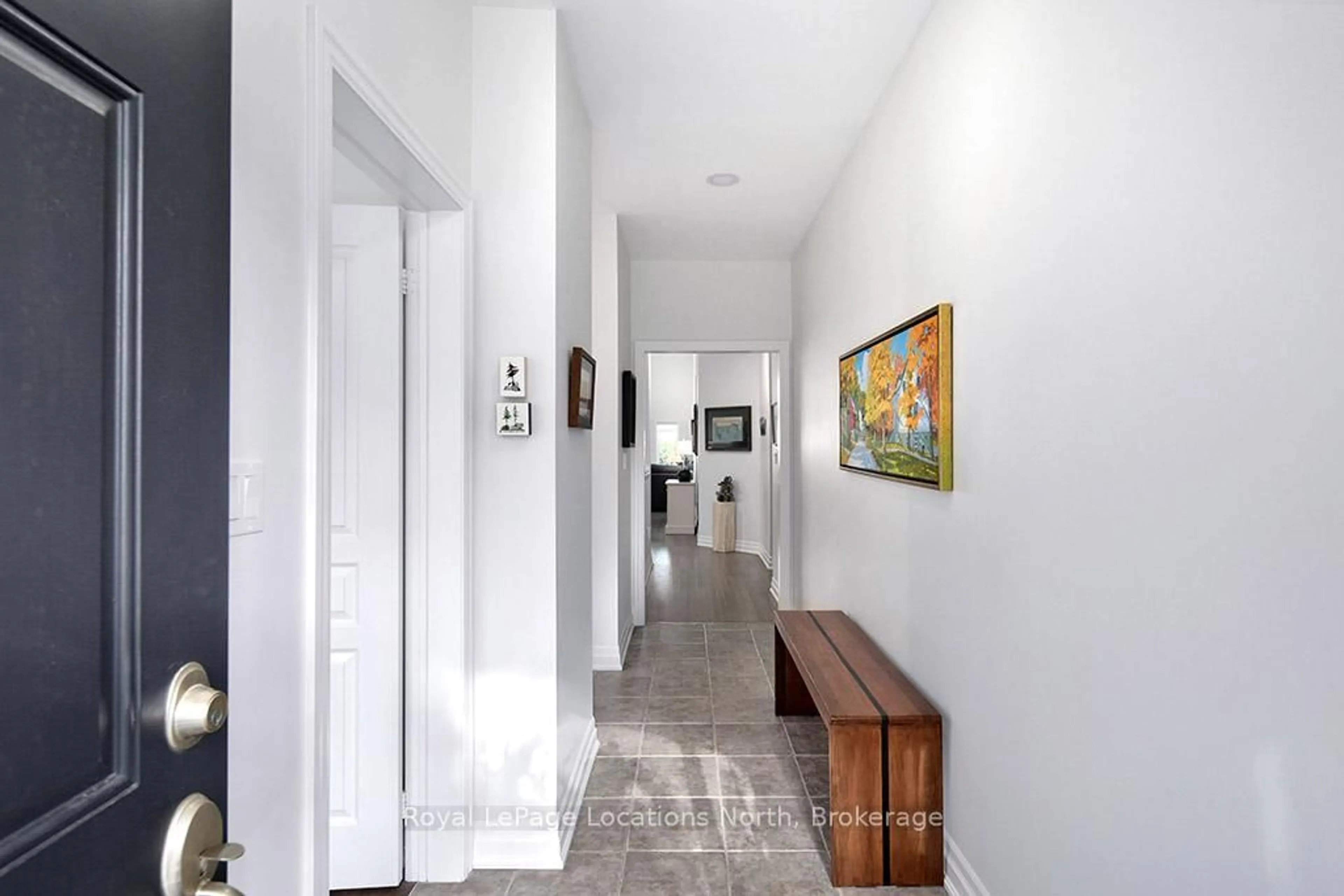 Indoor entryway for 21 Waterside Lane, Collingwood Ontario L9Y 0E8