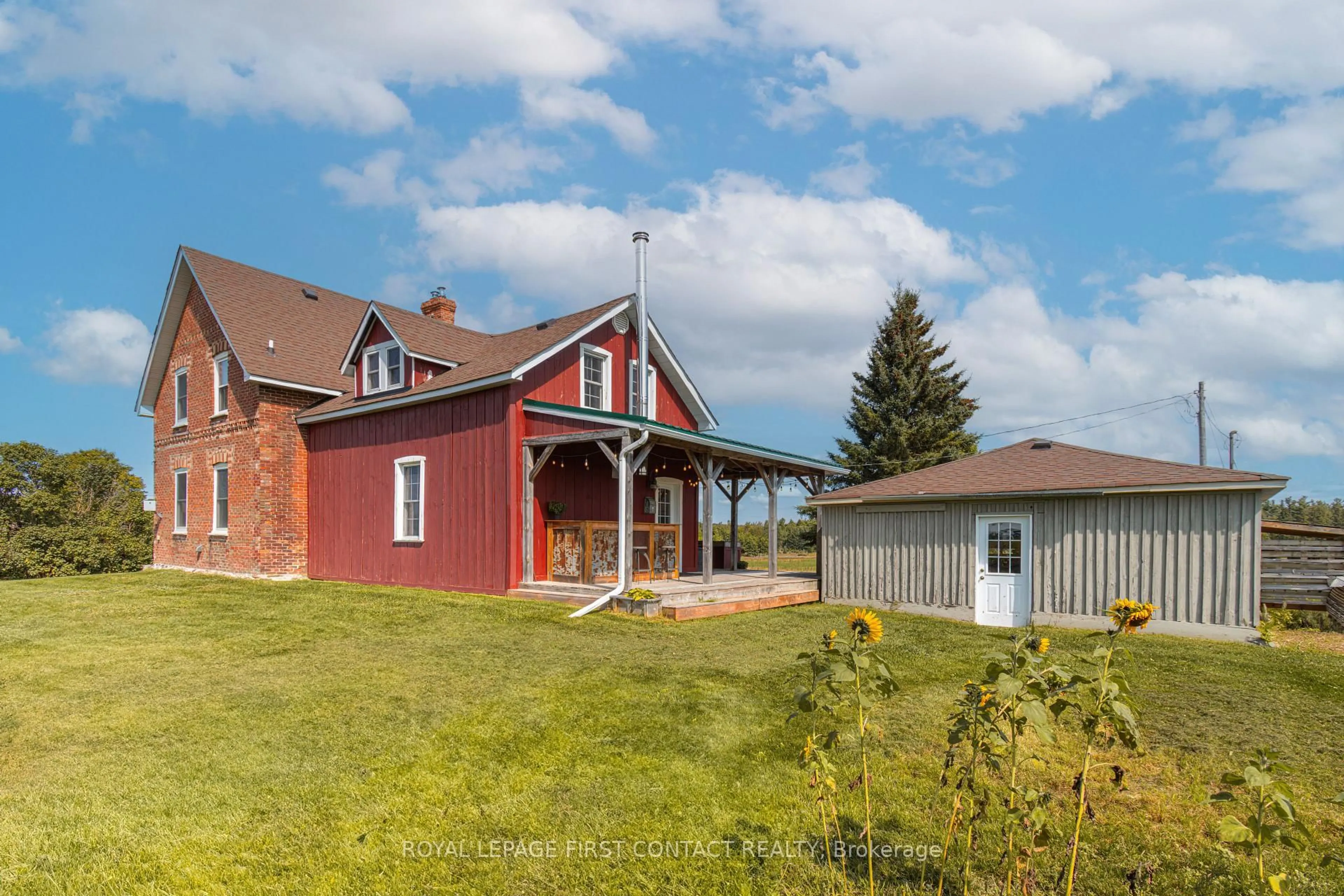 A pic from outside/outdoor area/front of a property/back of a property/a pic from drone, unknown for 1293 Rainbow Valley Rd, Springwater Ontario L0L 2K0