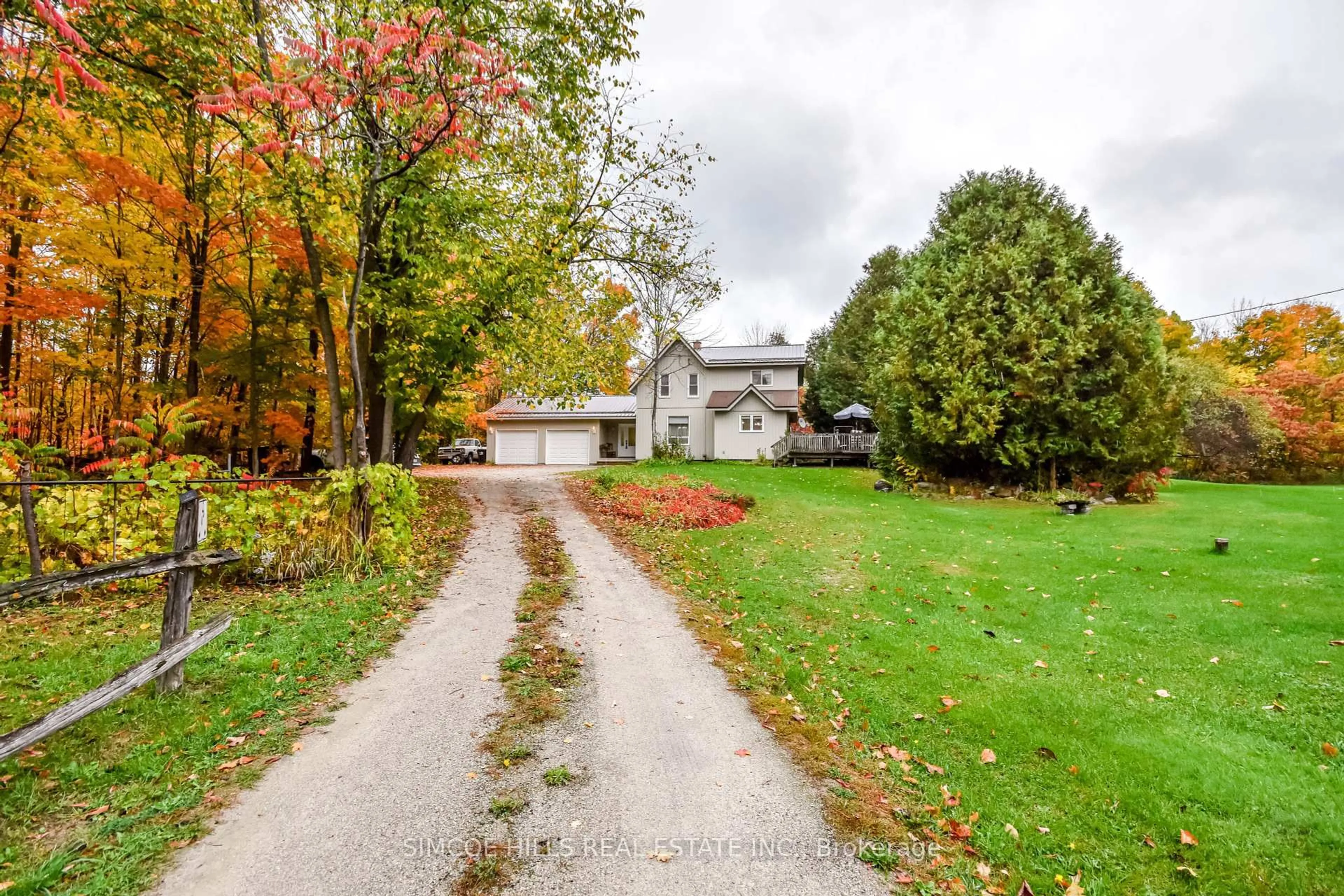 A pic from outside/outdoor area/front of a property/back of a property/a pic from drone, street for 2693 Wainman Line, Severn Ontario L0K 1E0