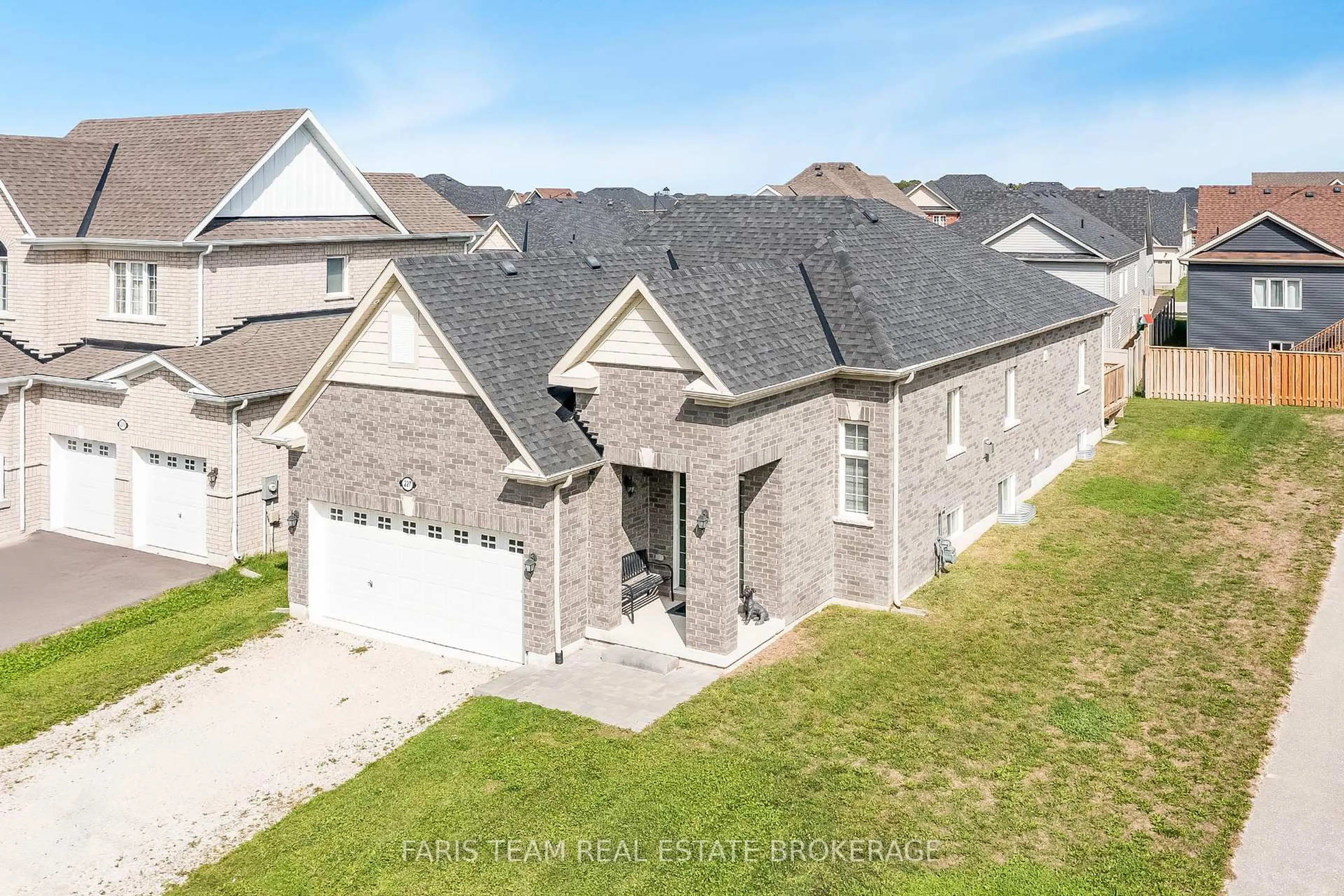 A pic from outside/outdoor area/front of a property/back of a property/a pic from drone, street for 227 Mowat St, Clearview Ontario L0M 1S0