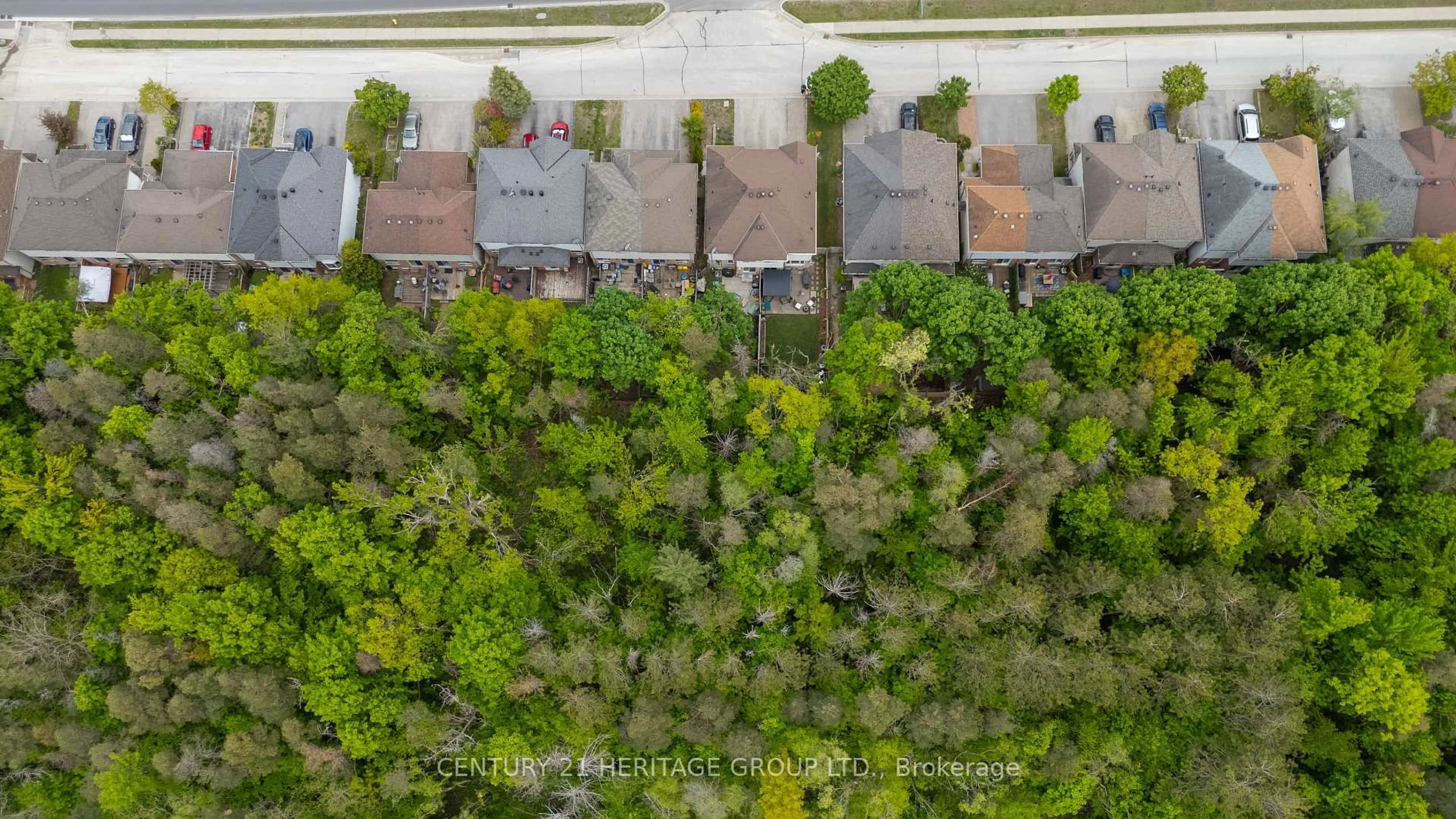 A pic from outside/outdoor area/front of a property/back of a property/a pic from drone, unknown for 250 Ferndale Dr, Barrie Ontario L4N 8J9