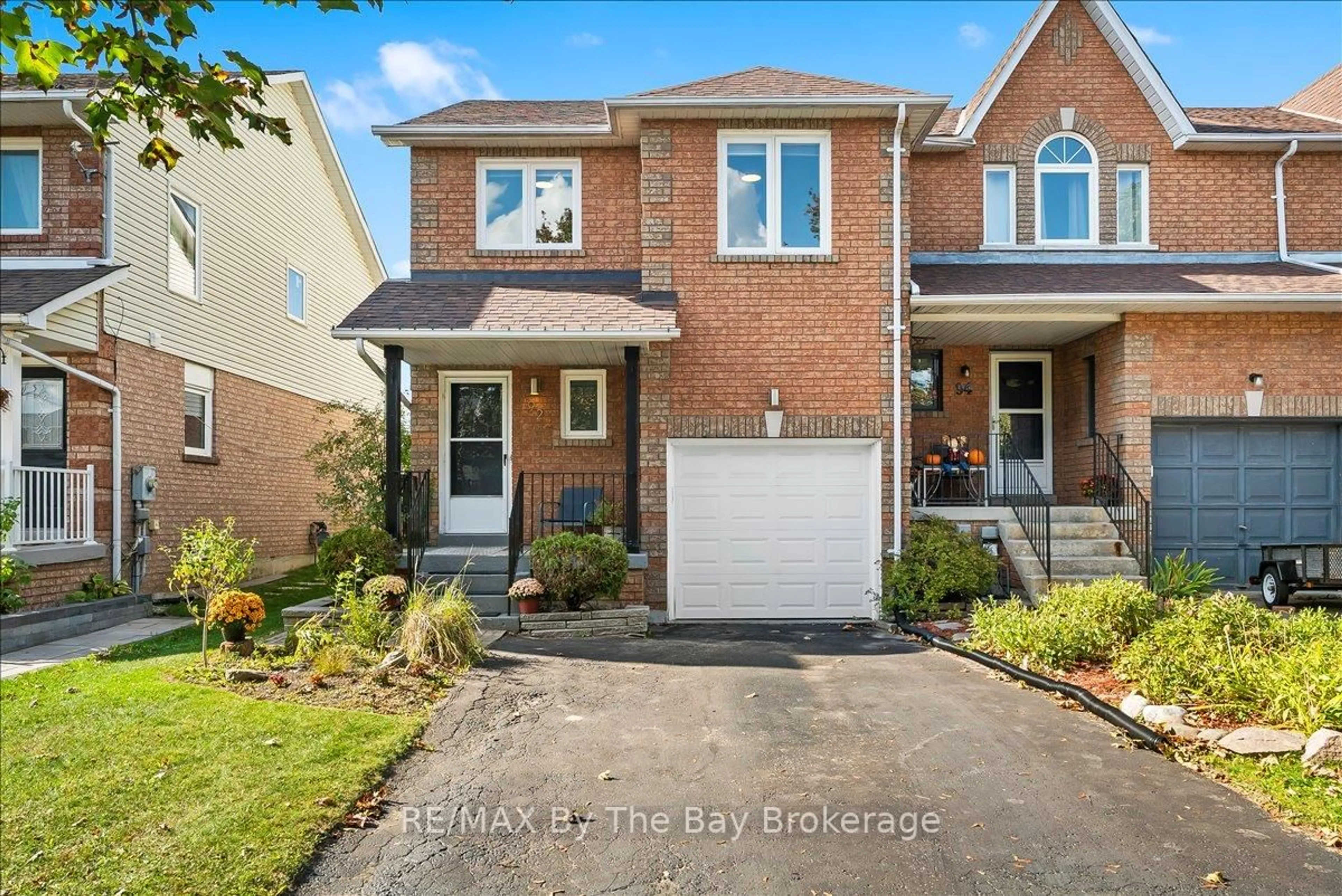 Home with brick exterior material, street for 92 Brucker Rd, Barrie Ontario L4N 8H9