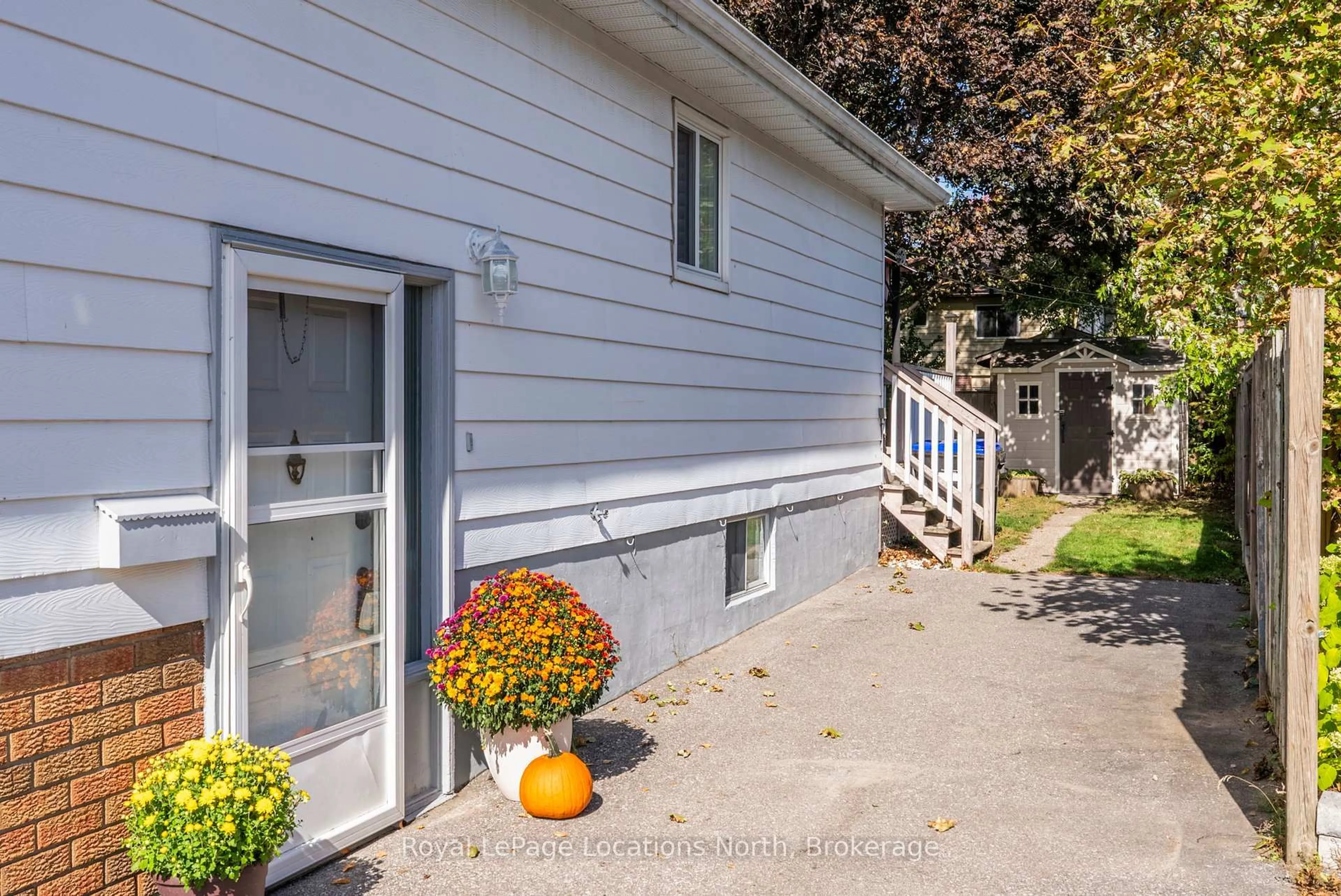 Unknown for 163 Collins St, Collingwood Ontario L9Y 4L7