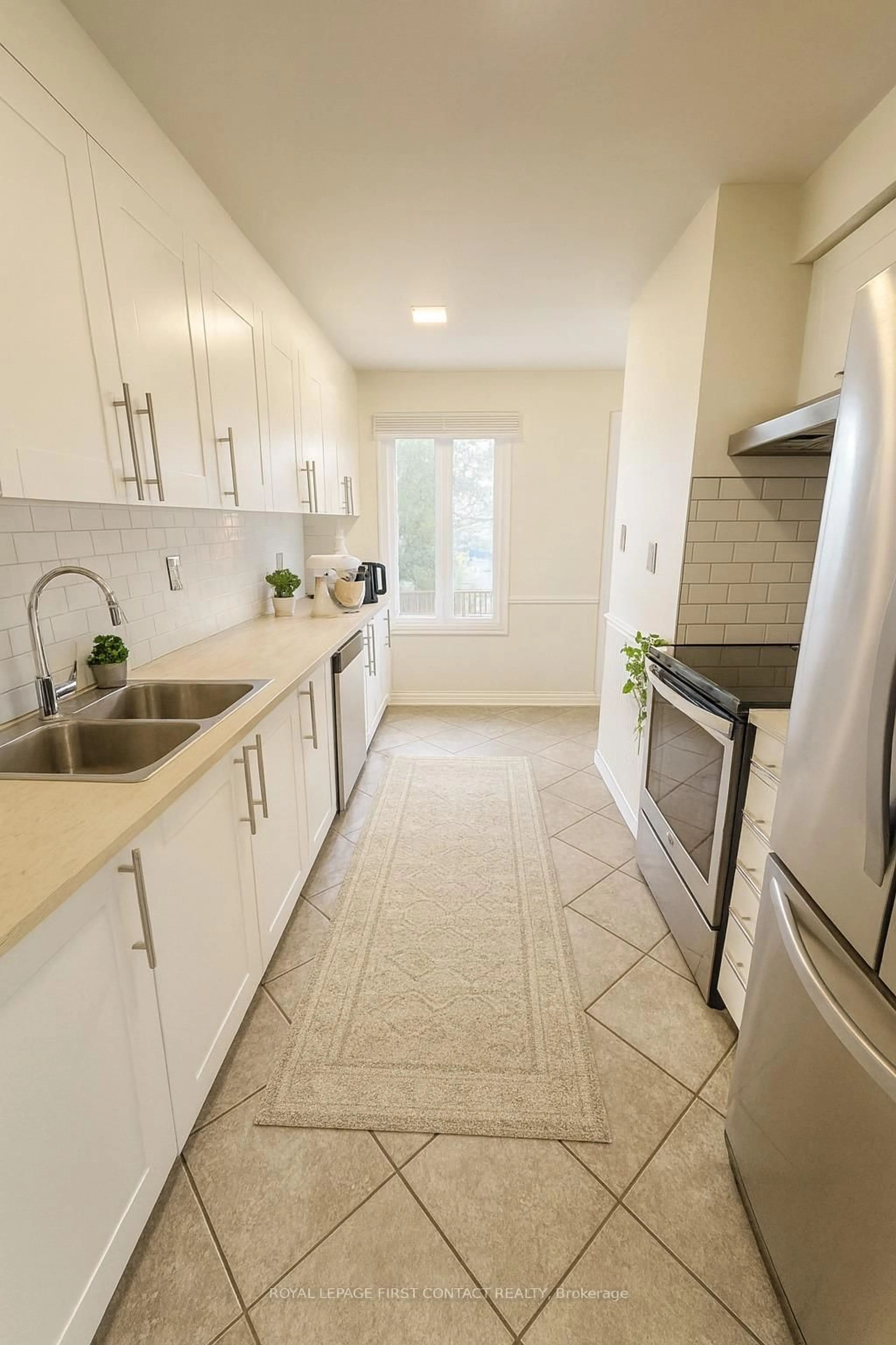 Unknown for 43 Delaney Cres, Barrie Ontario L4N 7C4