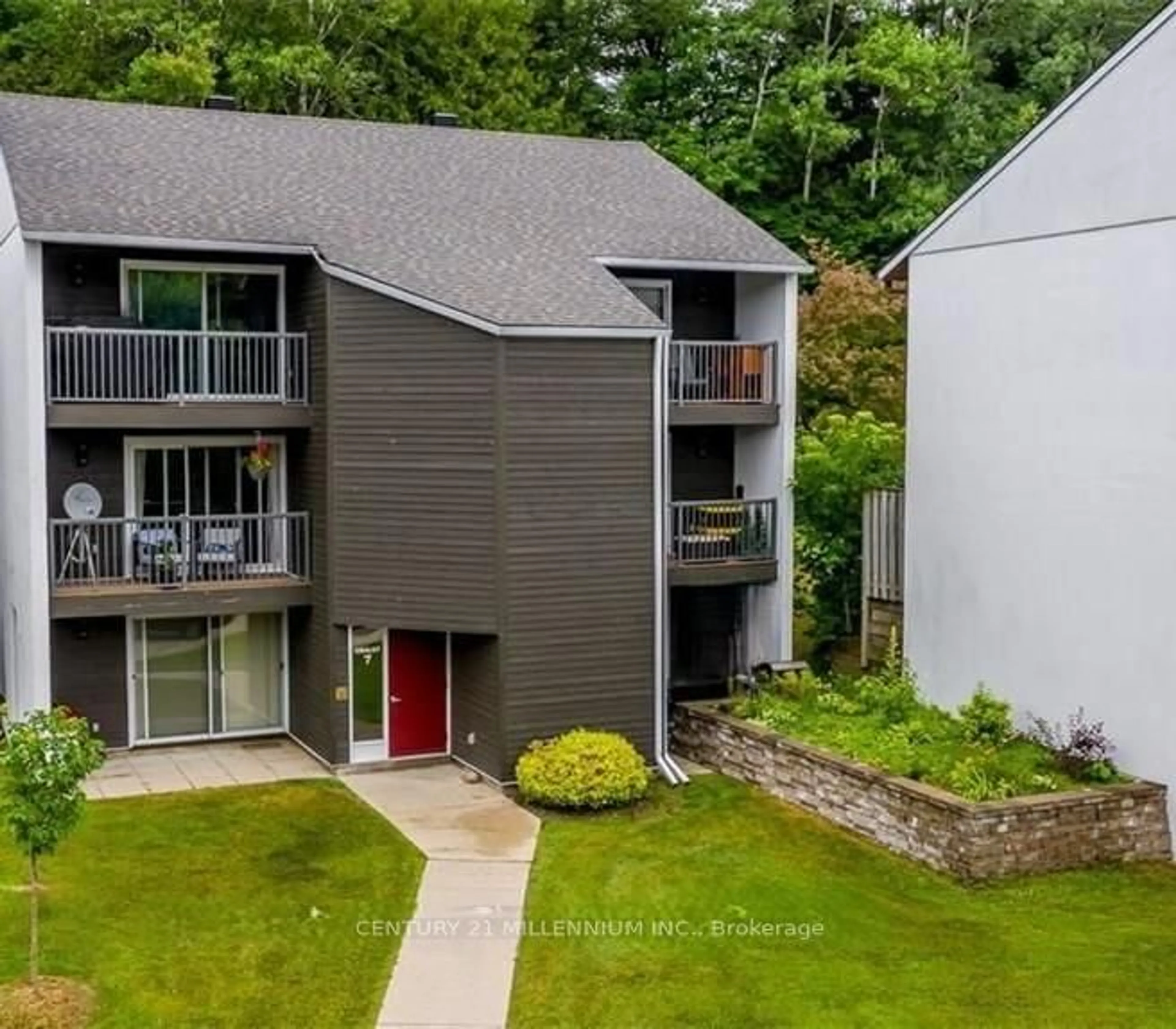 A pic from outside/outdoor area/front of a property/back of a property/a pic from drone, unknown for 1102 Horseshoe Valley Rd #114, Oro-Medonte Ontario L4M 4Y8