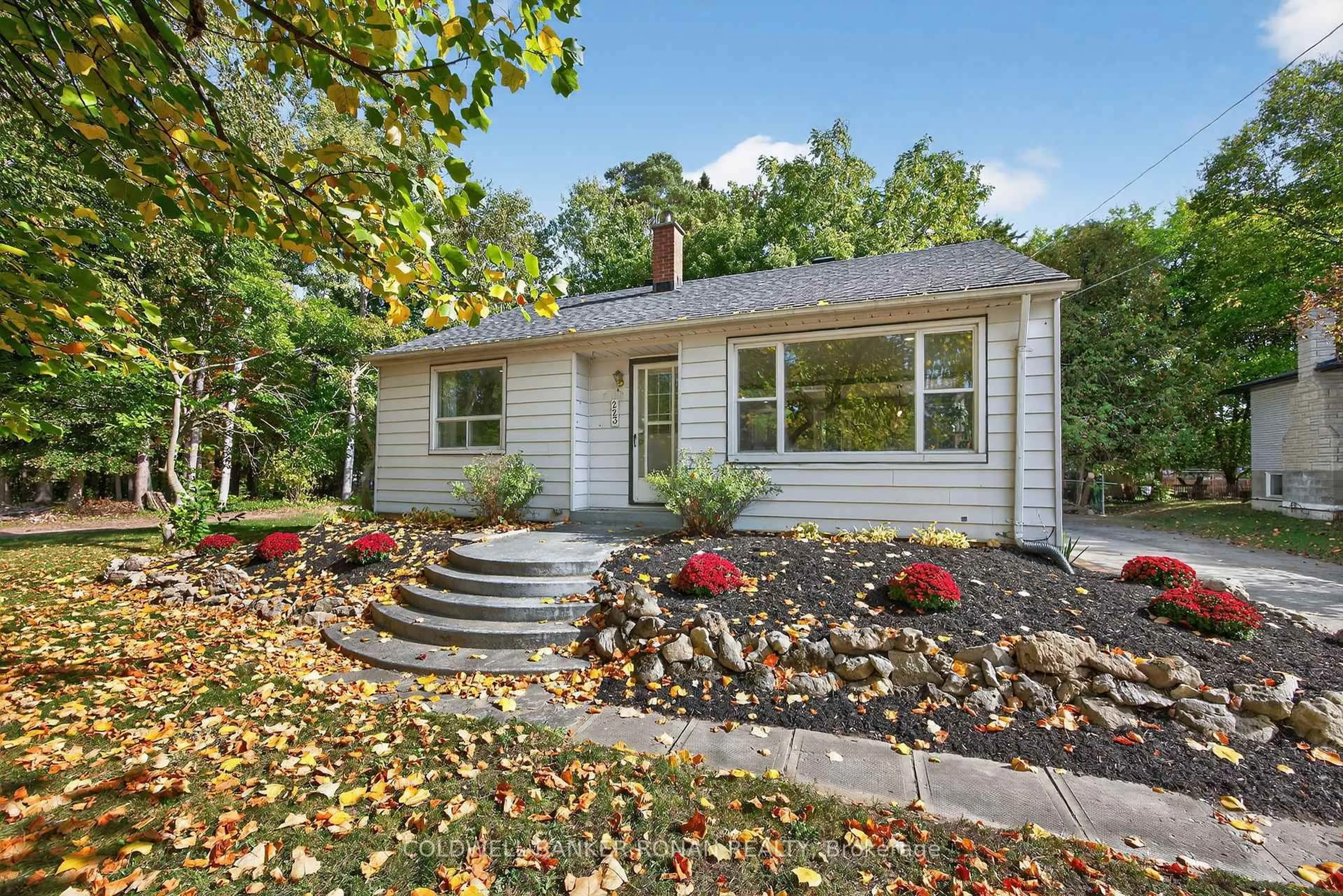 Home with vinyl exterior material, street for 223 Louisa St, Clearview Ontario L0M 1S0