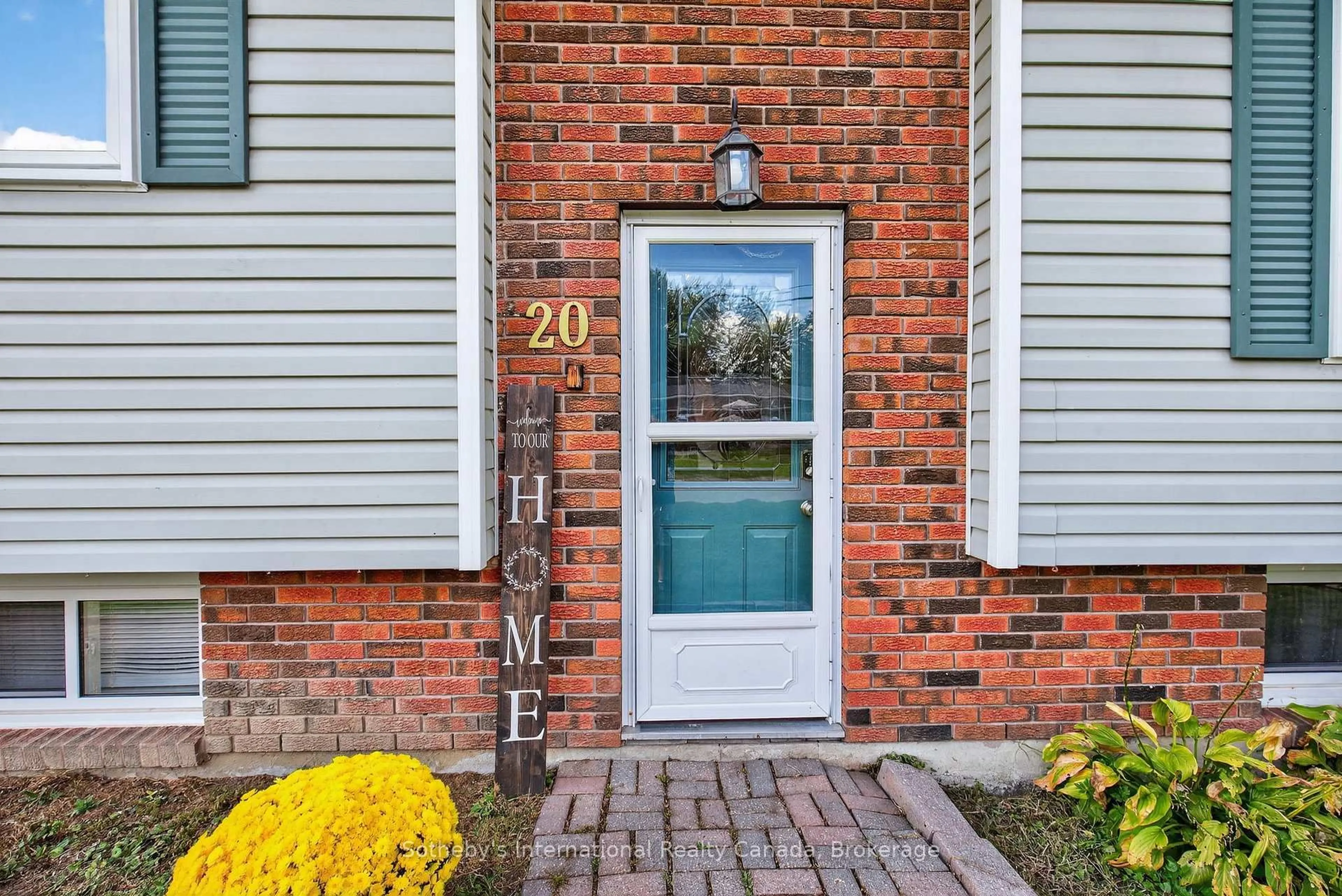Unknown for 20 Community Centre Dr, Severn Ontario L0K 1E0