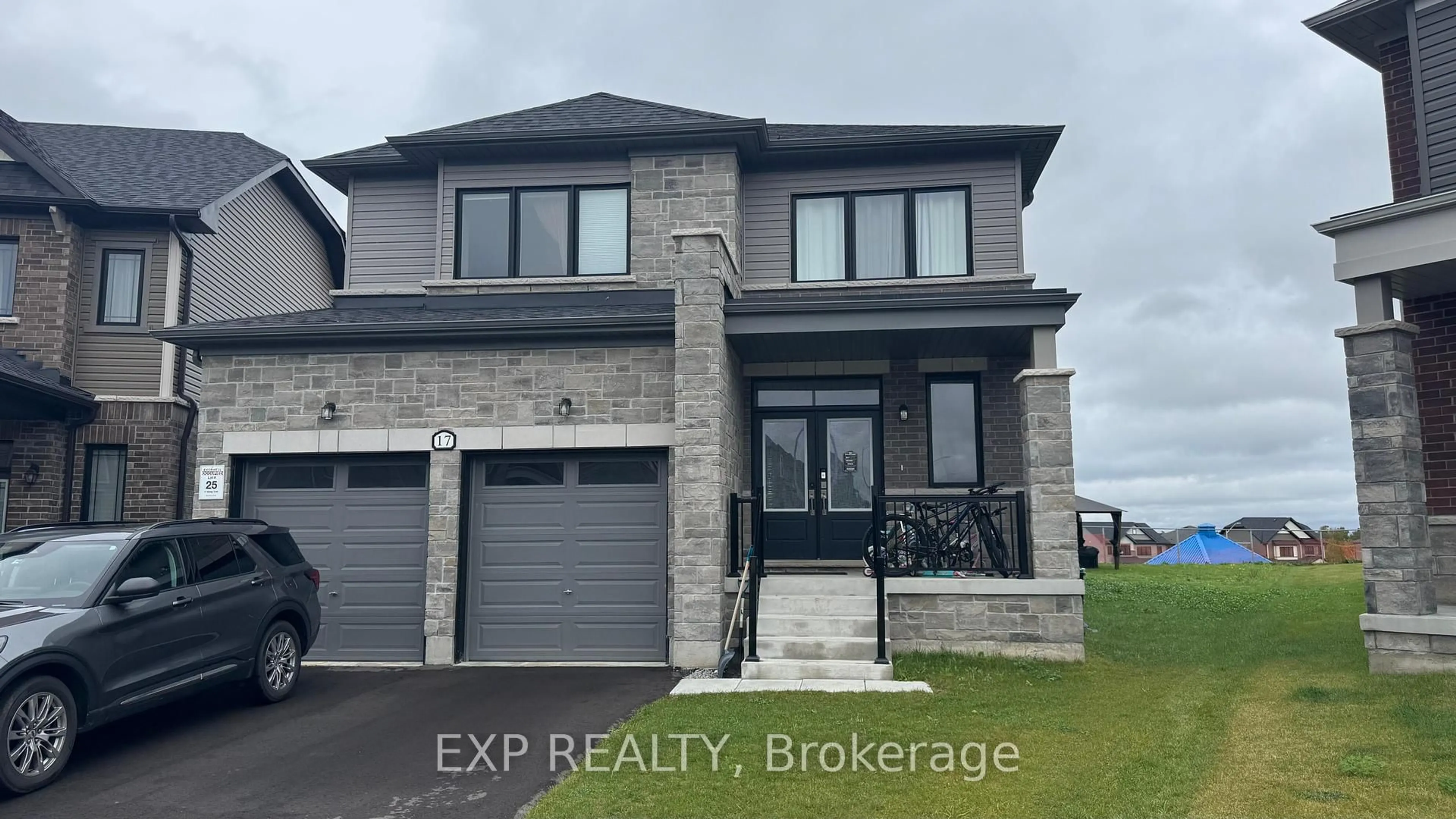 Home with brick exterior material, building for 17 Abbey Cres, Barrie Ontario L9J 0W9