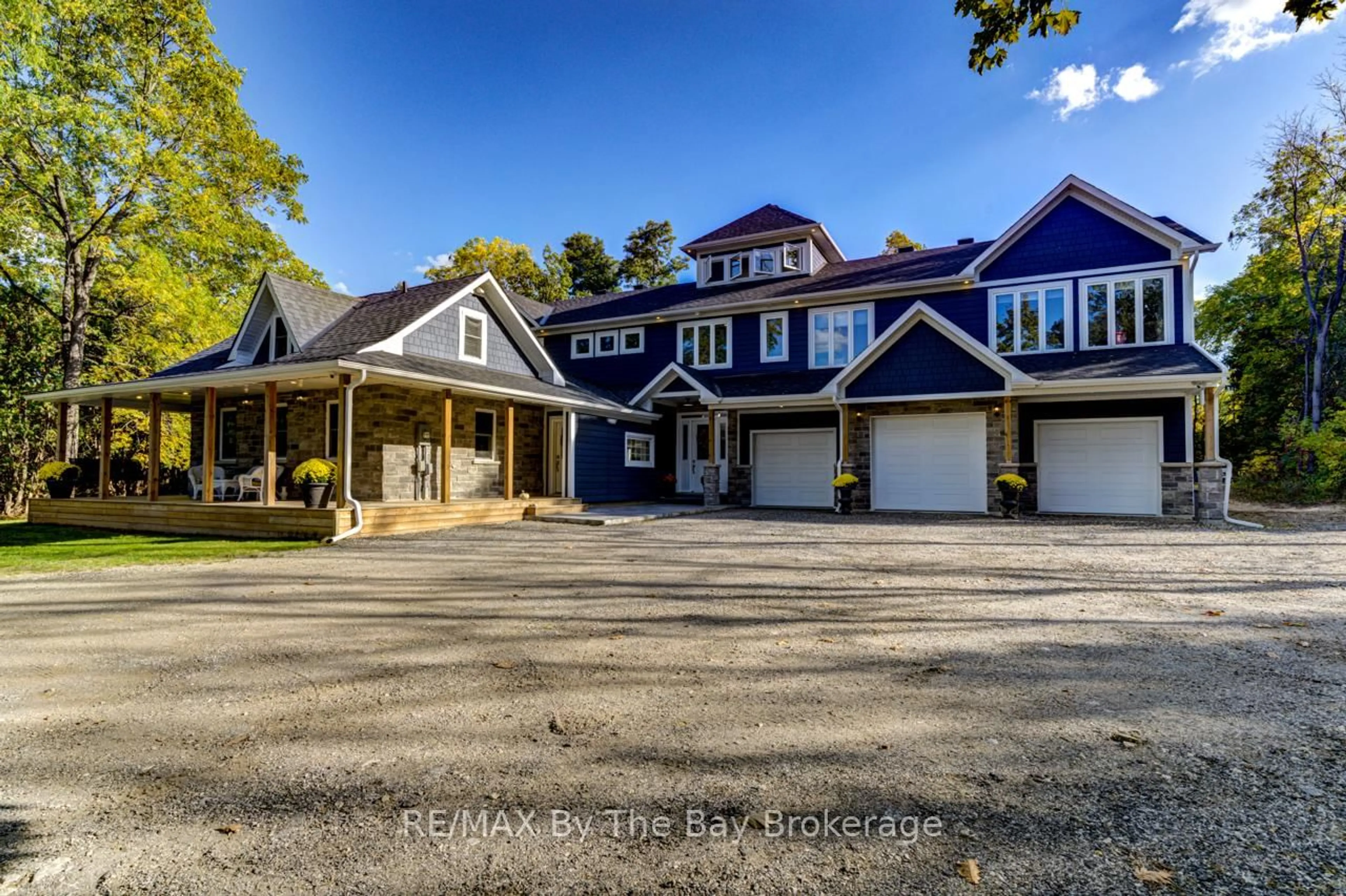 A pic from outside/outdoor area/front of a property/back of a property/a pic from drone, unknown for 7881 Poplar Rd, Clearview Ontario L9Y 5N4