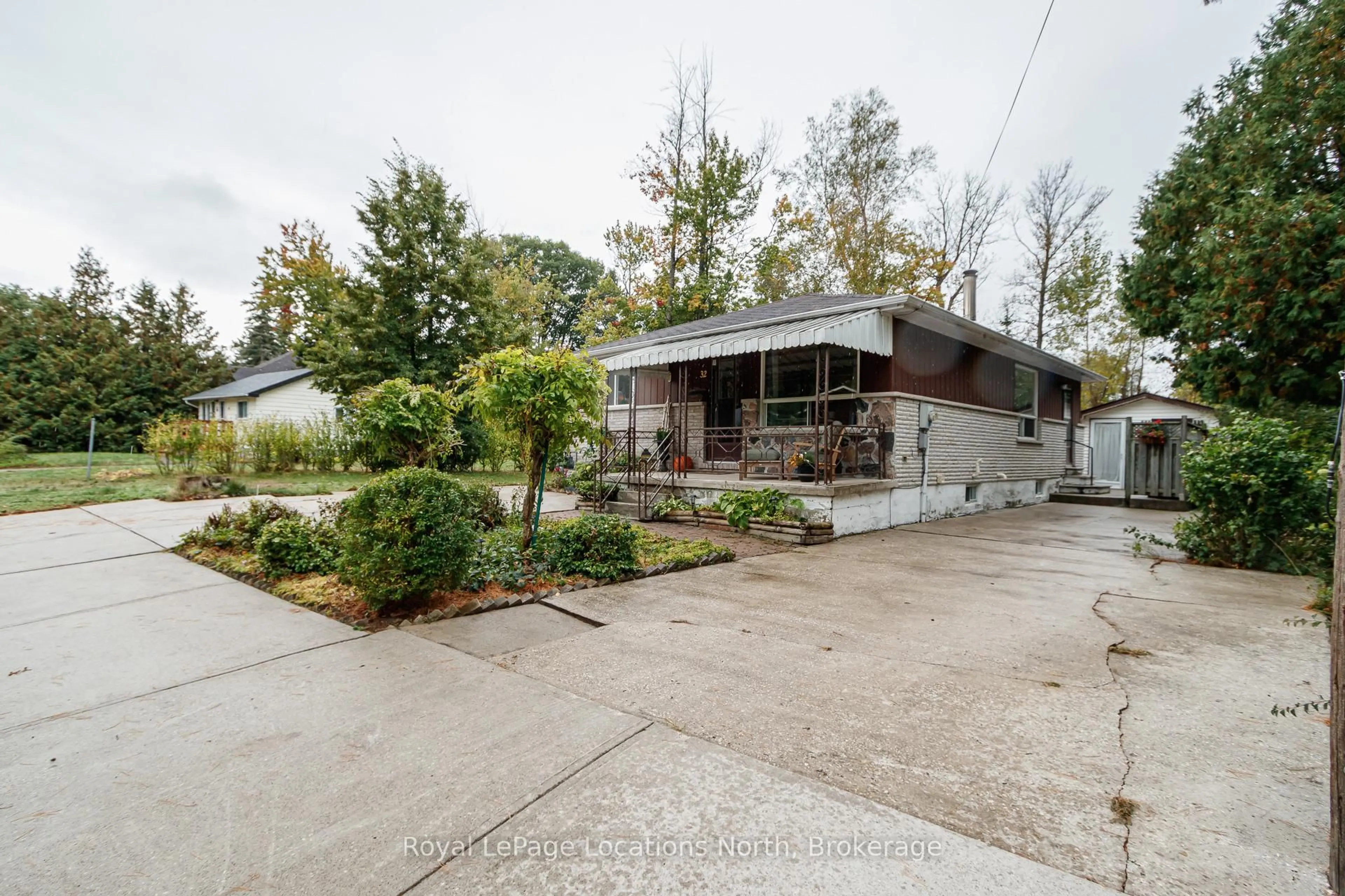 Unknown for 32 57th St, Wasaga Beach Ontario L9Z 1W5