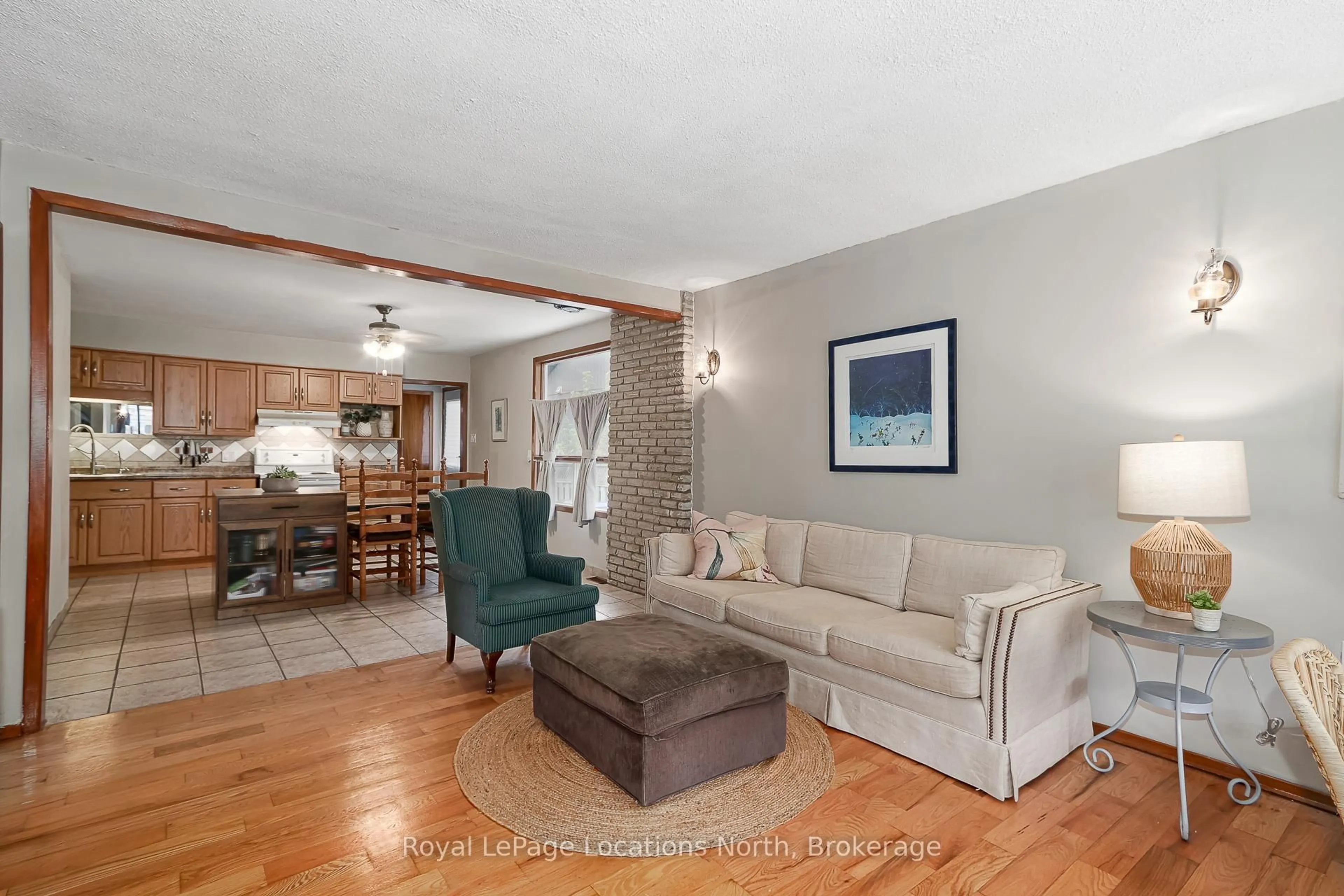 Living room with furniture, unknown for 32 57th St, Wasaga Beach Ontario L9Z 1W5