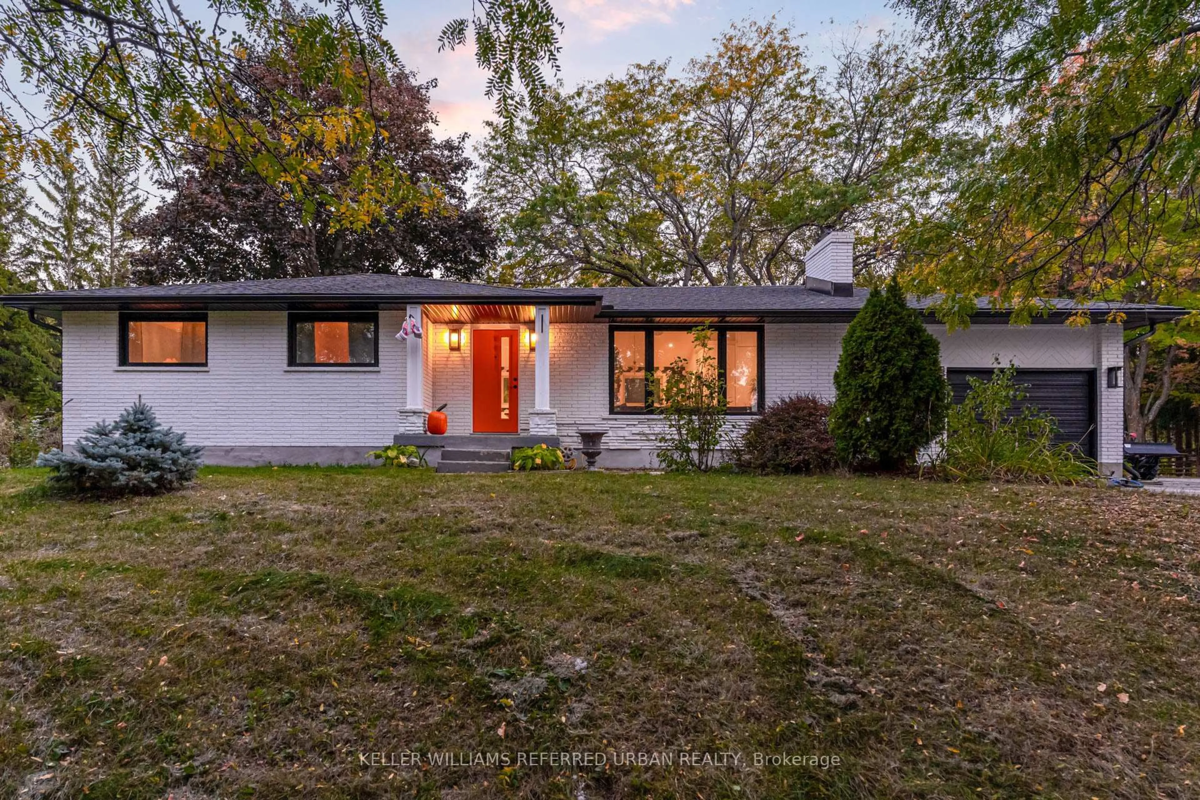 Home with brick exterior material, street for 886 Sixth St, Collingwood Ontario L9Y 3Y9