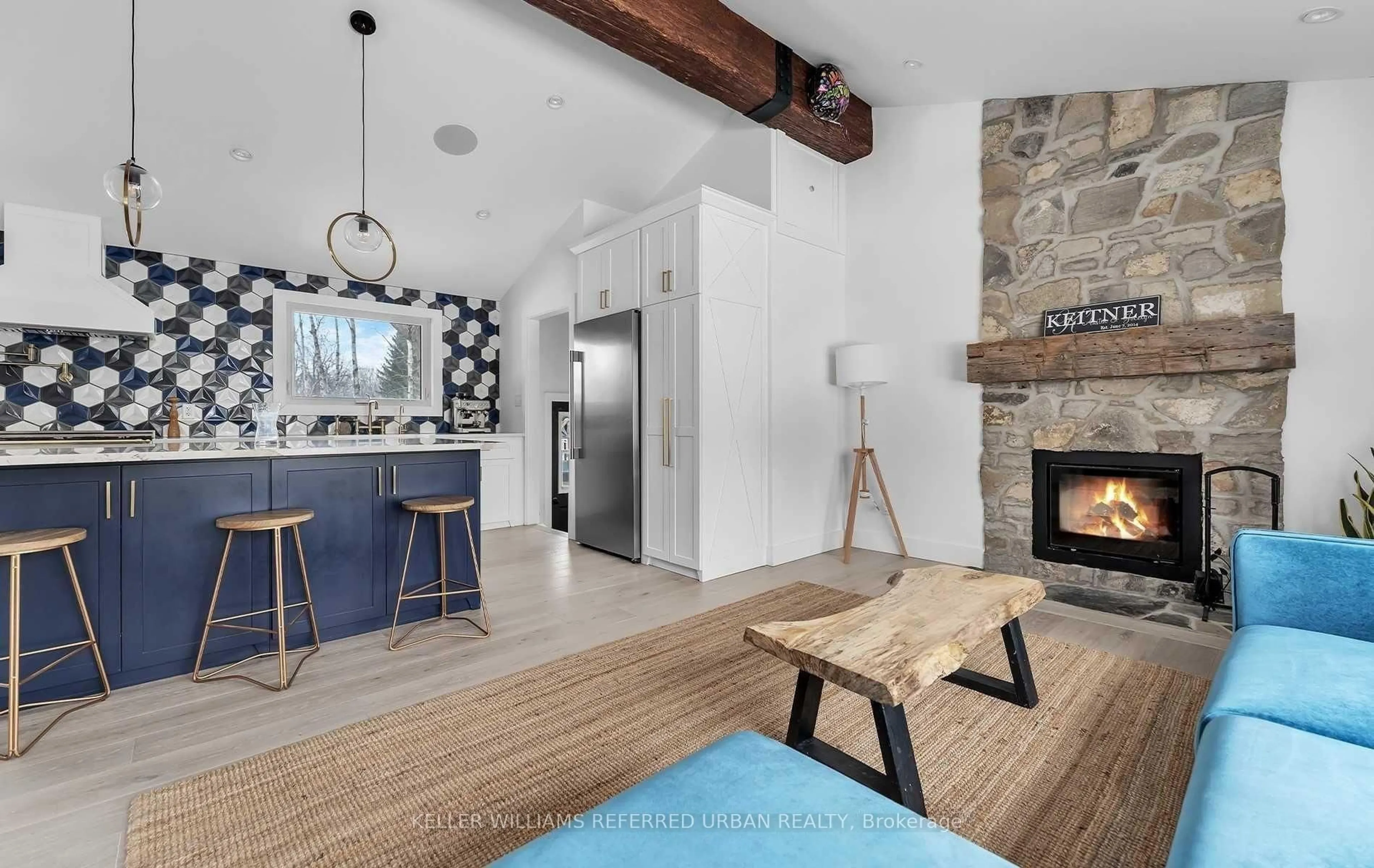 Open concept kitchen, ceramic/tile floor for 886 Sixth St, Collingwood Ontario L9Y 3Y9