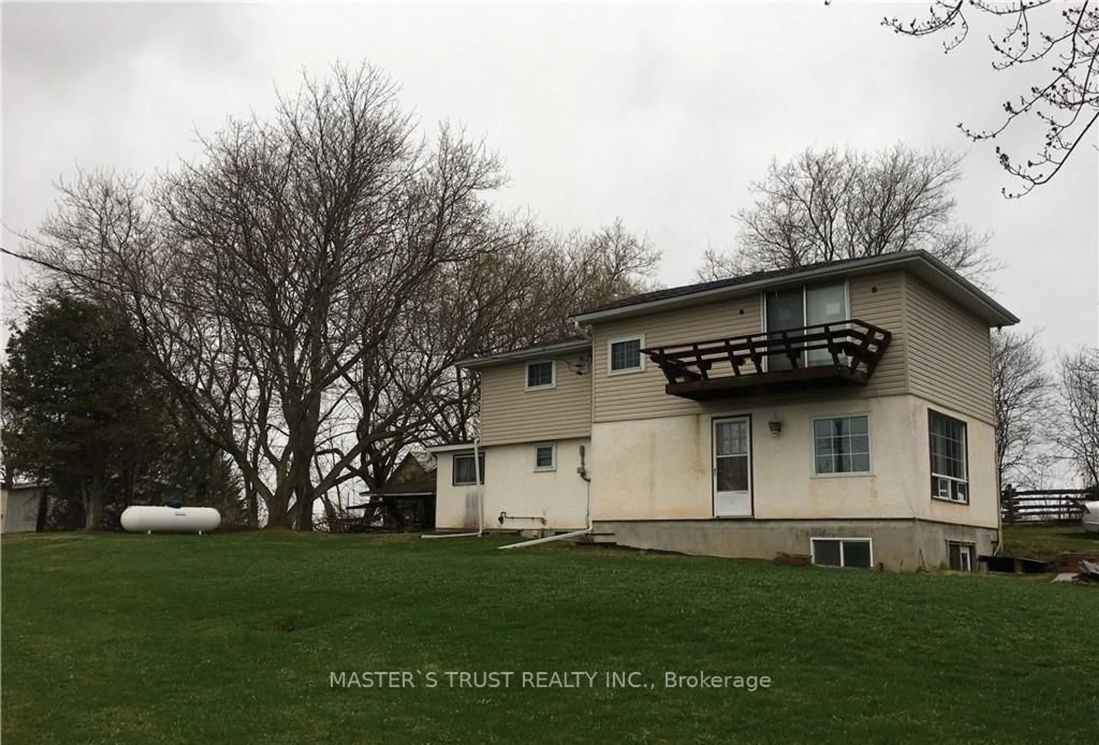 A pic from outside/outdoor area/front of a property/back of a property/a pic from drone, street for 5330 HIGHWAY 12, Ramara Ontario L3V 6H7