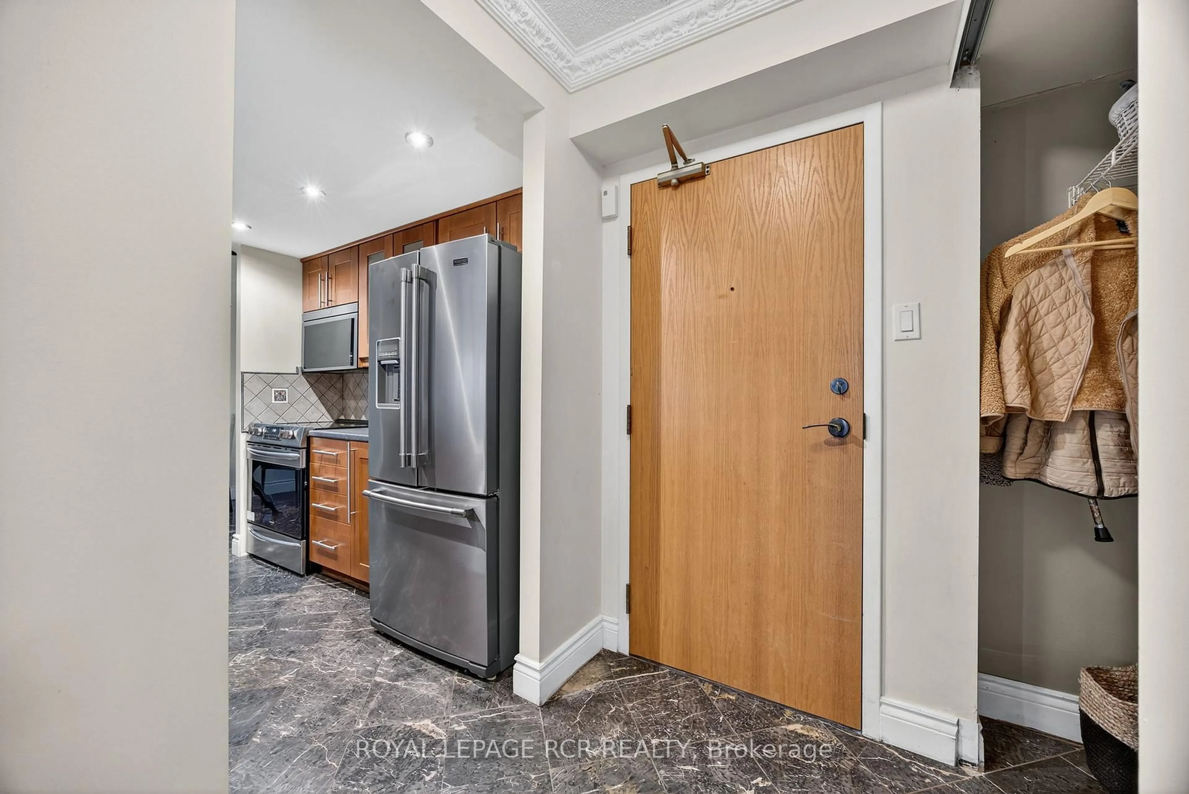 Unknown for 65 Ellen St #905, Barrie Ontario L4N 3A5