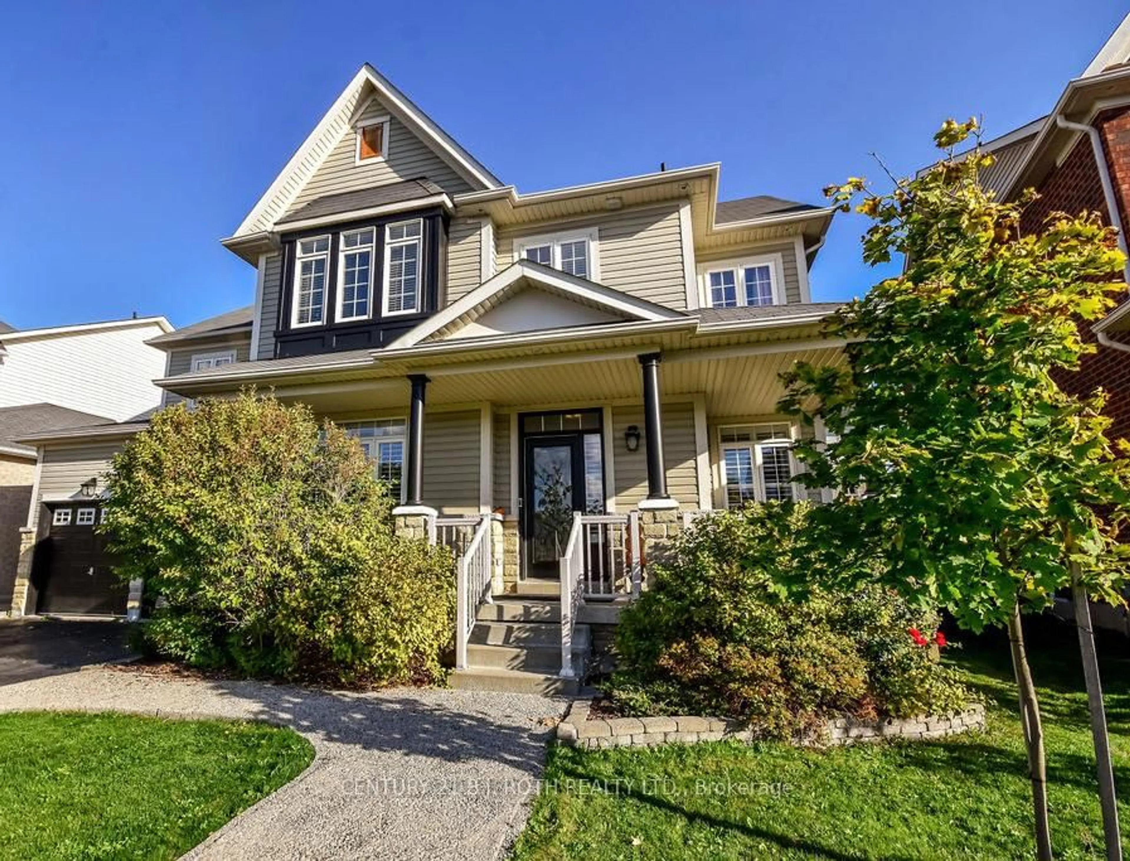 Home with vinyl exterior material, street for 63 The Queensway, Barrie Ontario L4M 7J3