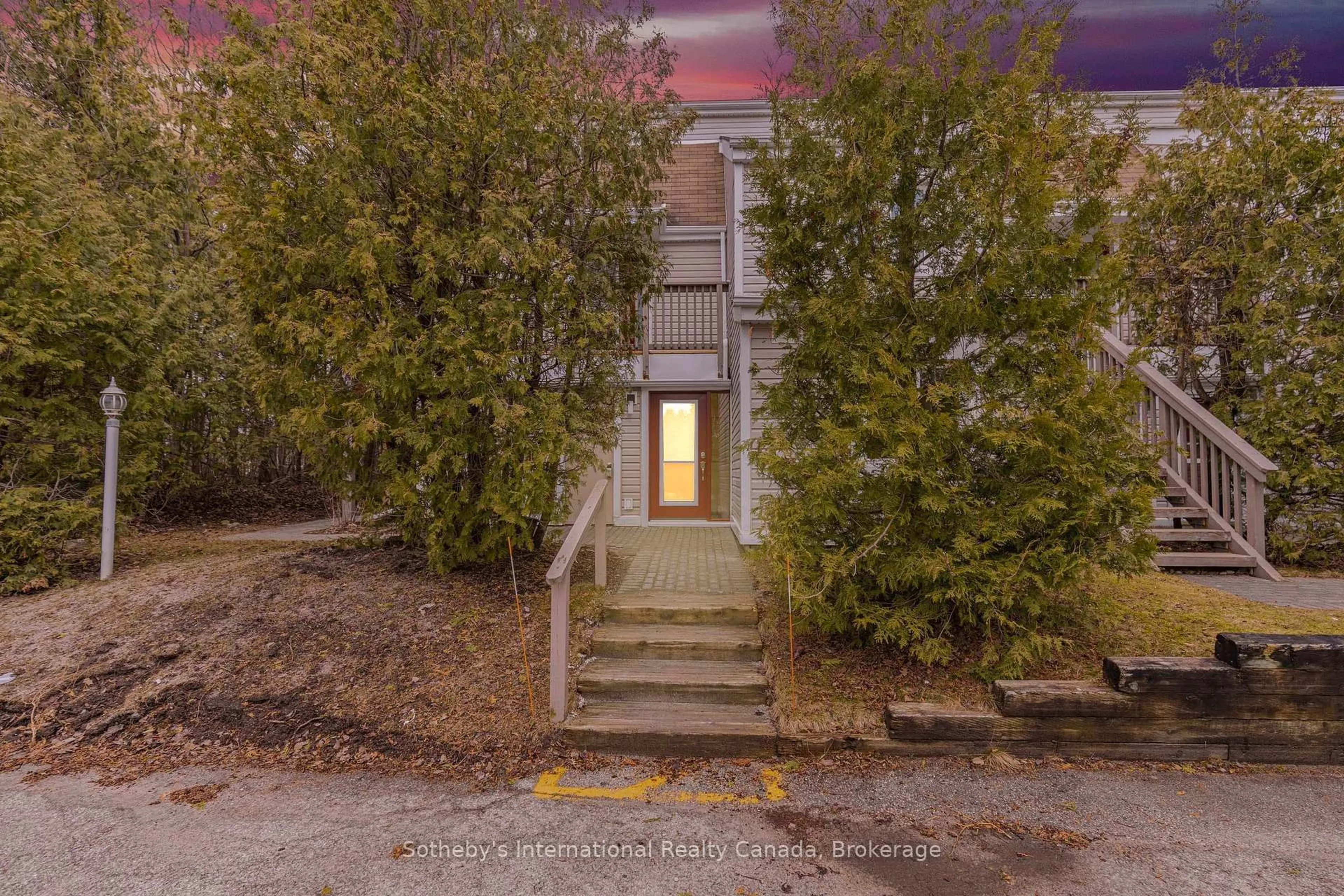 Unknown for 49 TROTT Blvd #181, Collingwood Ontario L9Y 5B8