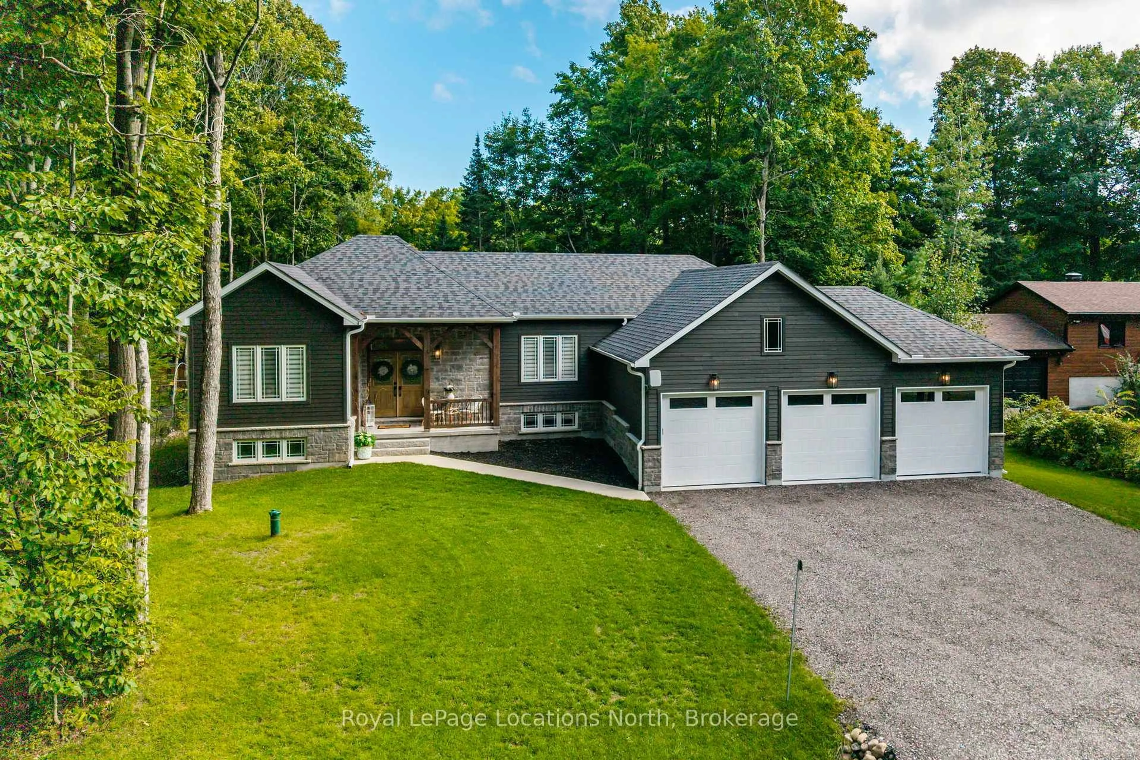 A pic from outside/outdoor area/front of a property/back of a property/a pic from drone, unknown for 15 Pinecone Ave, Tiny Ontario L9M 0J2