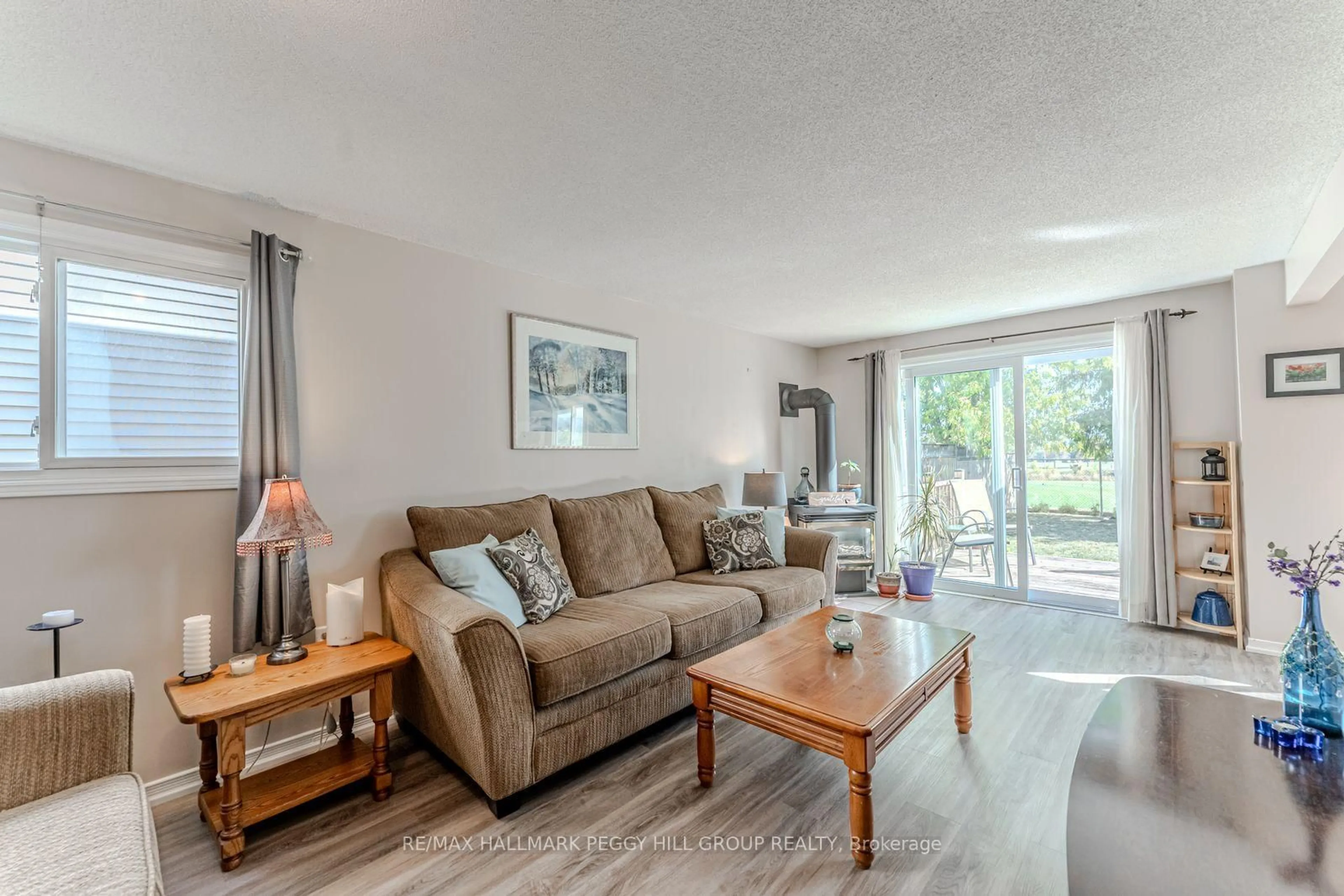 Living room with furniture, unknown for 56 Maitland Dr, Barrie Ontario L4M 5V7