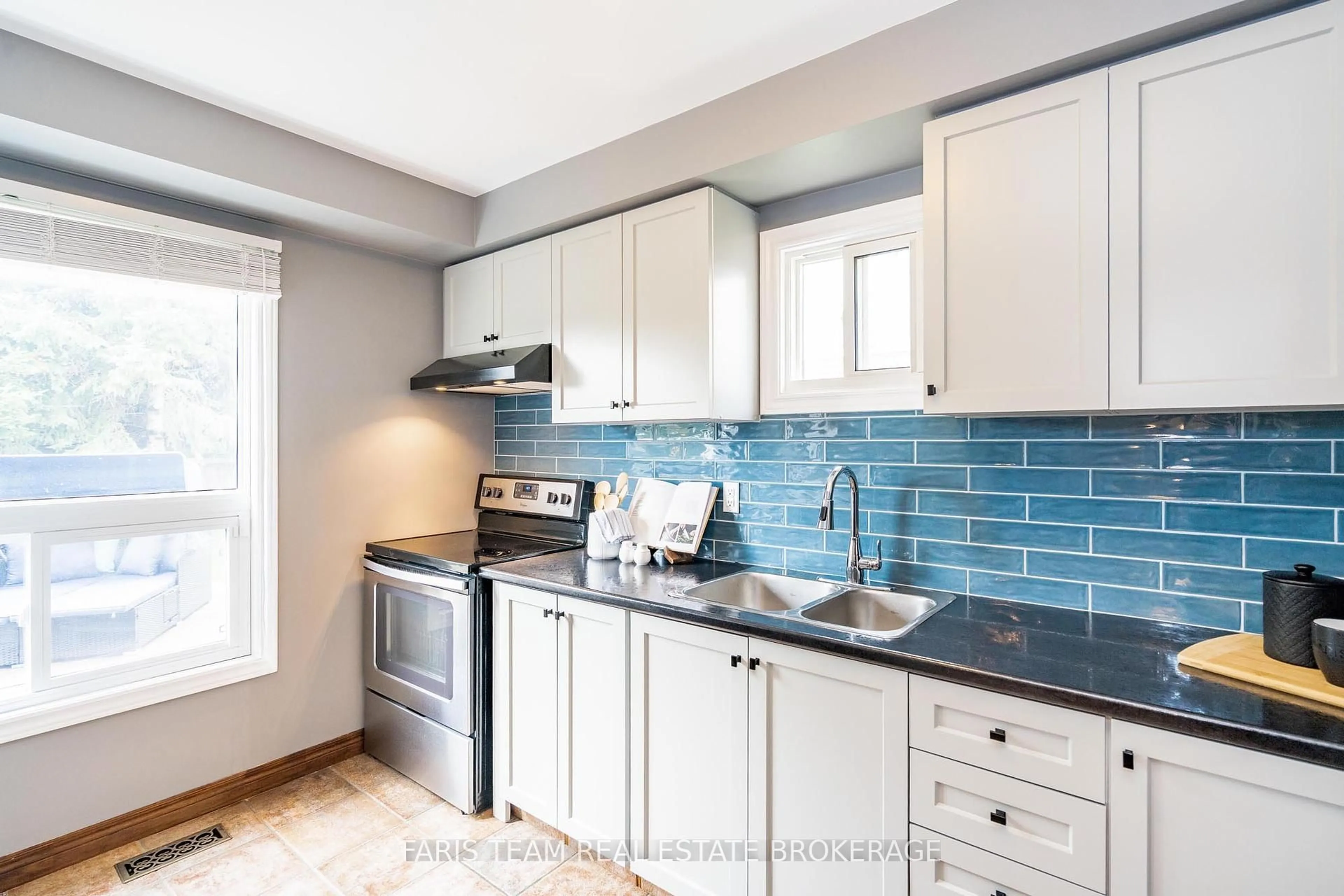 Standard kitchen, ceramic/tile floor for 230 Kozlov St, Barrie Ontario L4N 7H6