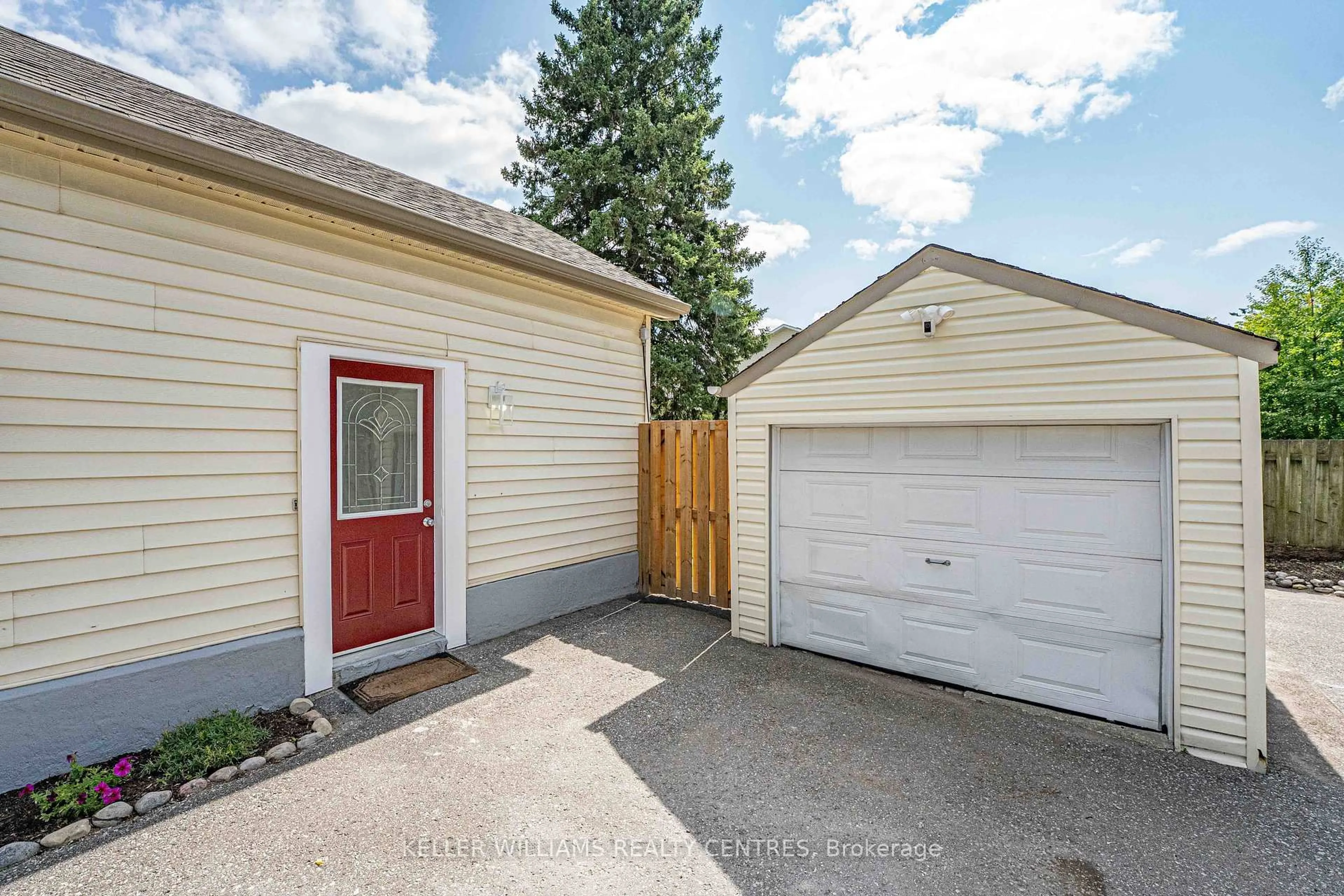 Unknown for 61 Victoria St, Barrie Ontario L4N 2H8