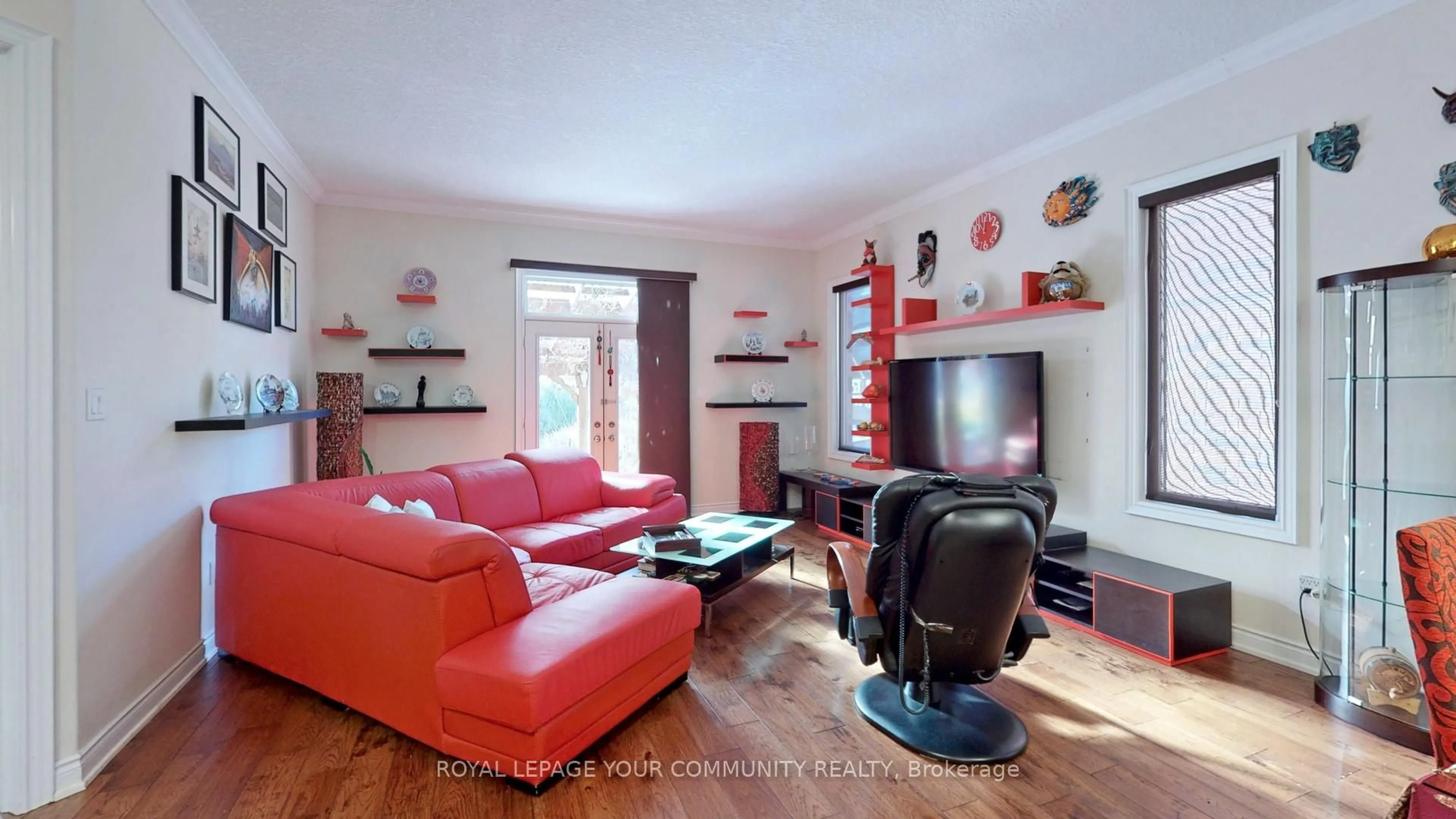 Living room with furniture, wood/laminate floor for 55 Jewel House Lane, Barrie Ontario L4N 8J7
