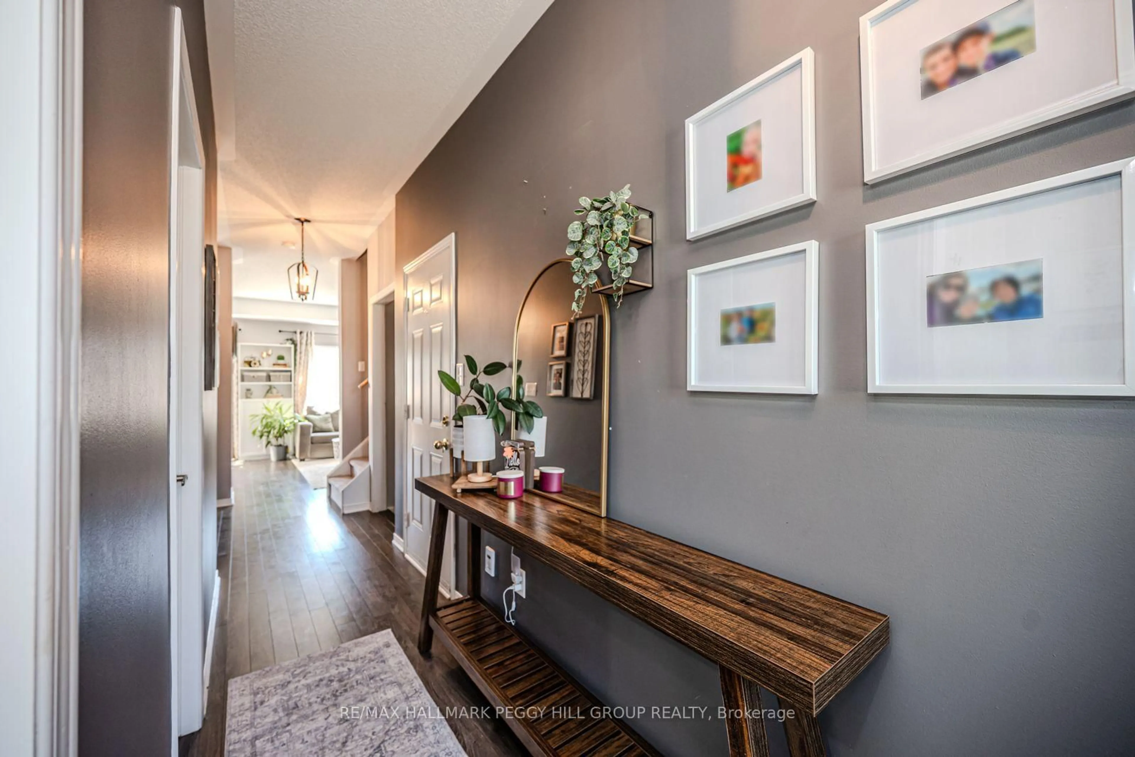 Indoor entryway for 175 Stanley St #47, Barrie Ontario L4M 0G2