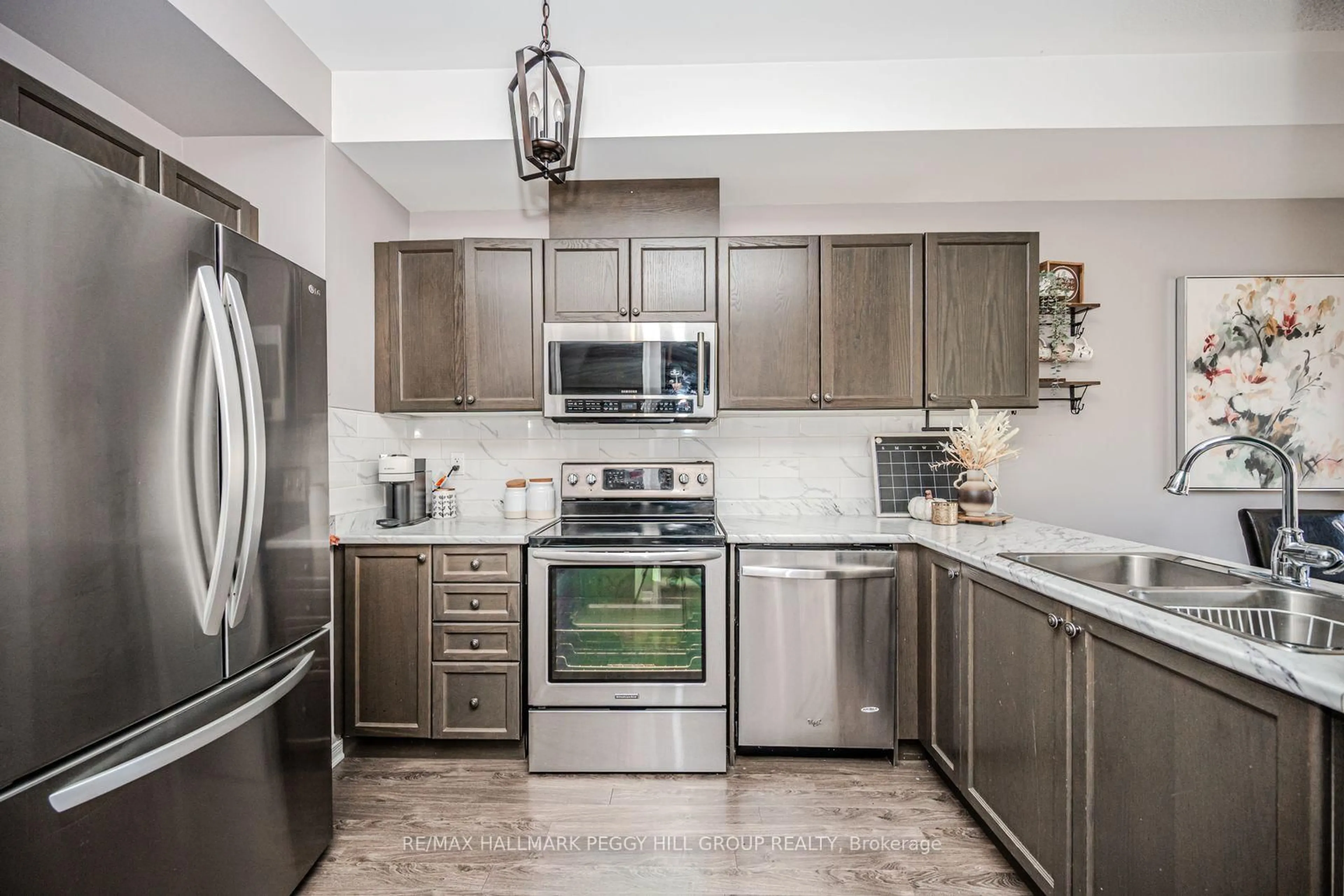 Open concept kitchen, ceramic/tile floor for 175 Stanley St #47, Barrie Ontario L4M 0G2