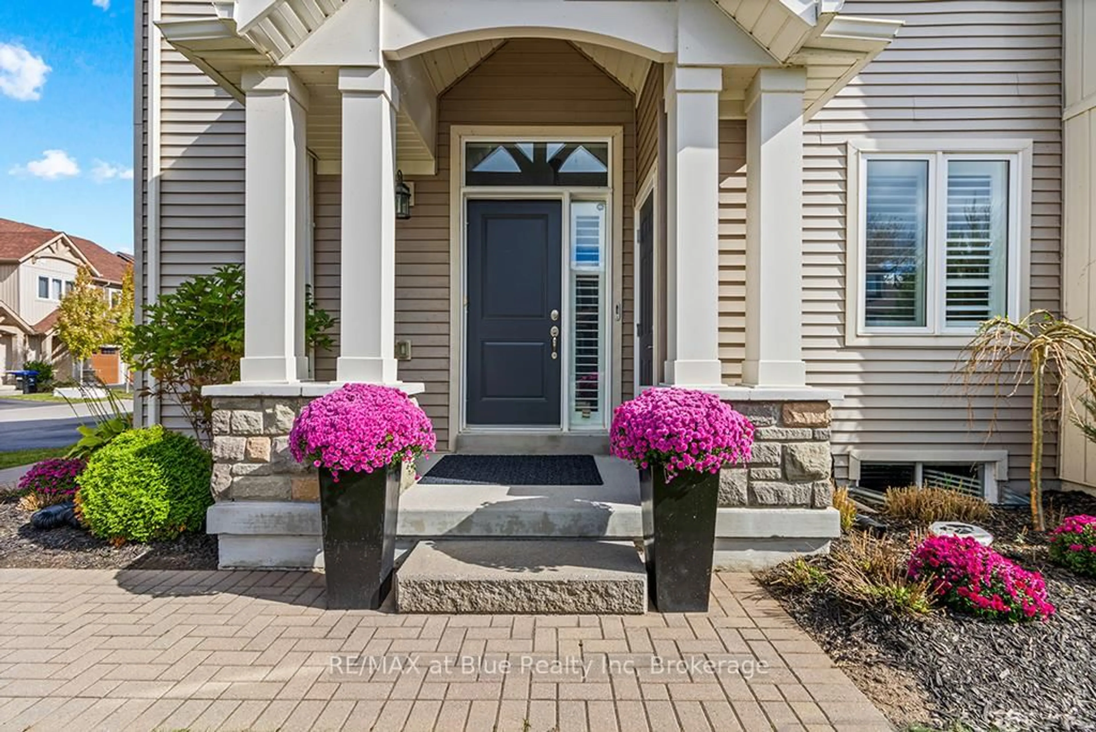 Indoor entryway for 48 Lett Ave, Collingwood Ontario L9Y 0Z5