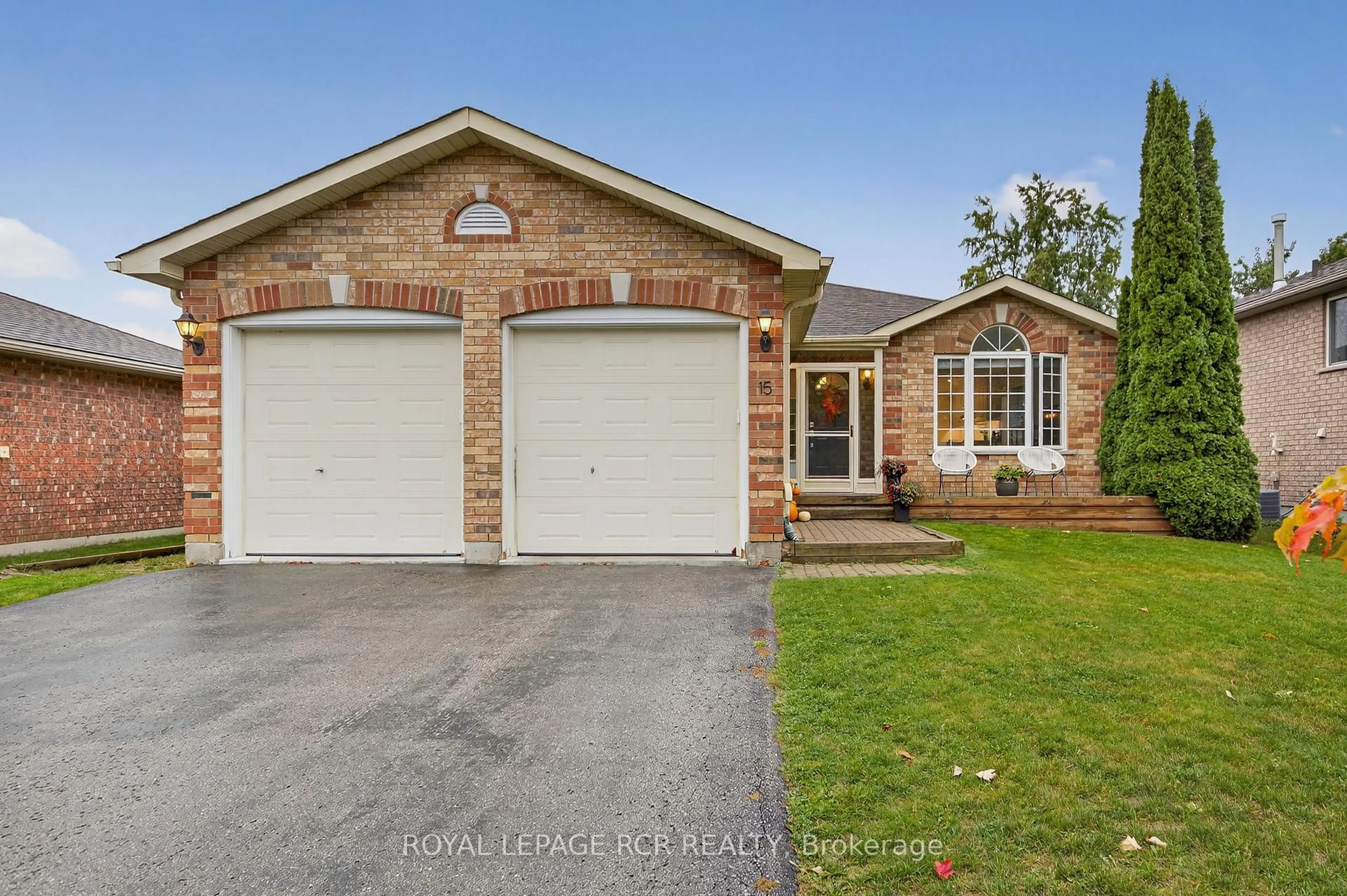 Home with brick exterior material, street for 15 Nicklaus Dr, Barrie Ontario L4M 6W6