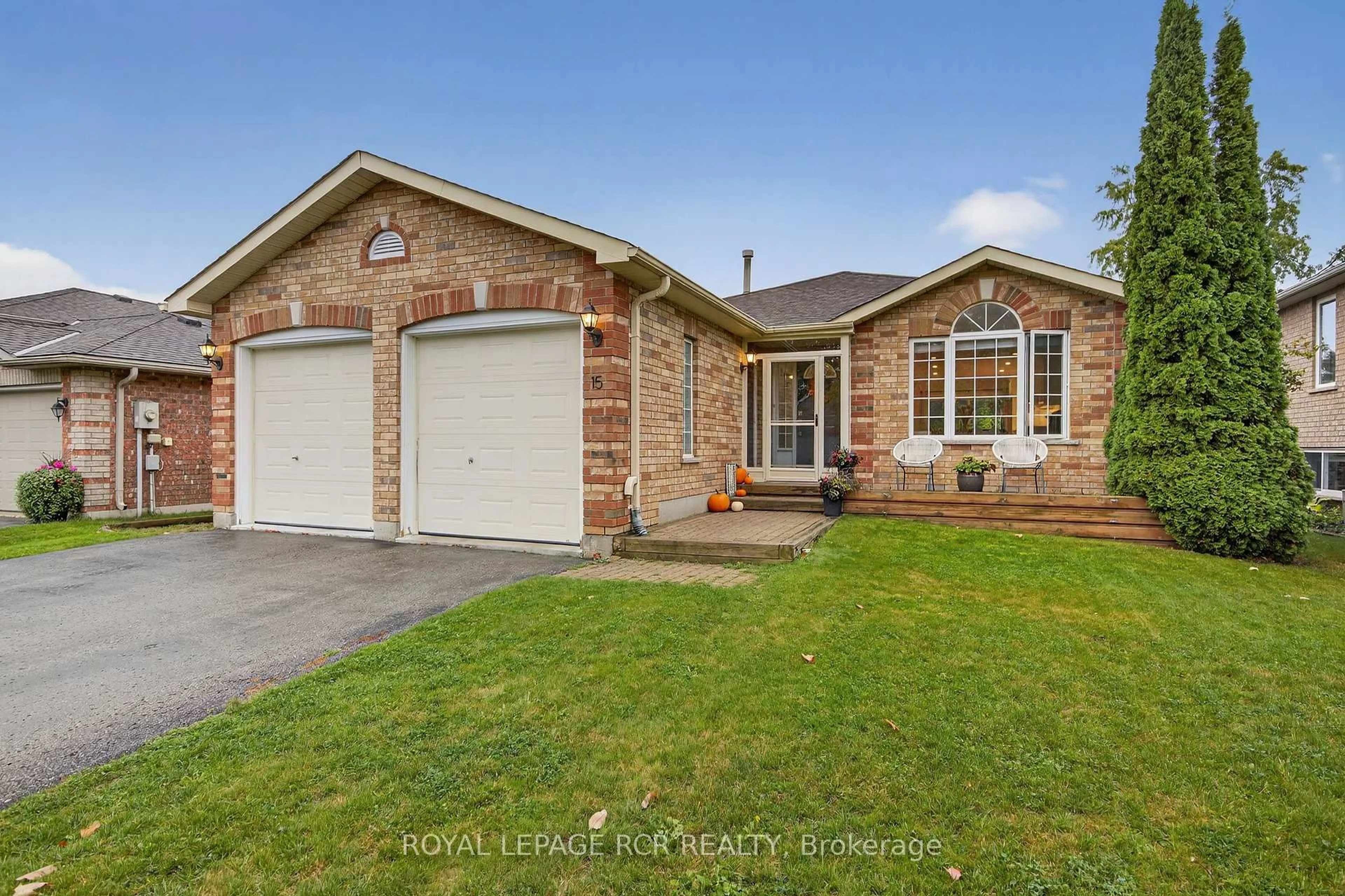 Home with brick exterior material, street for 15 Nicklaus Dr, Barrie Ontario L4M 6W6